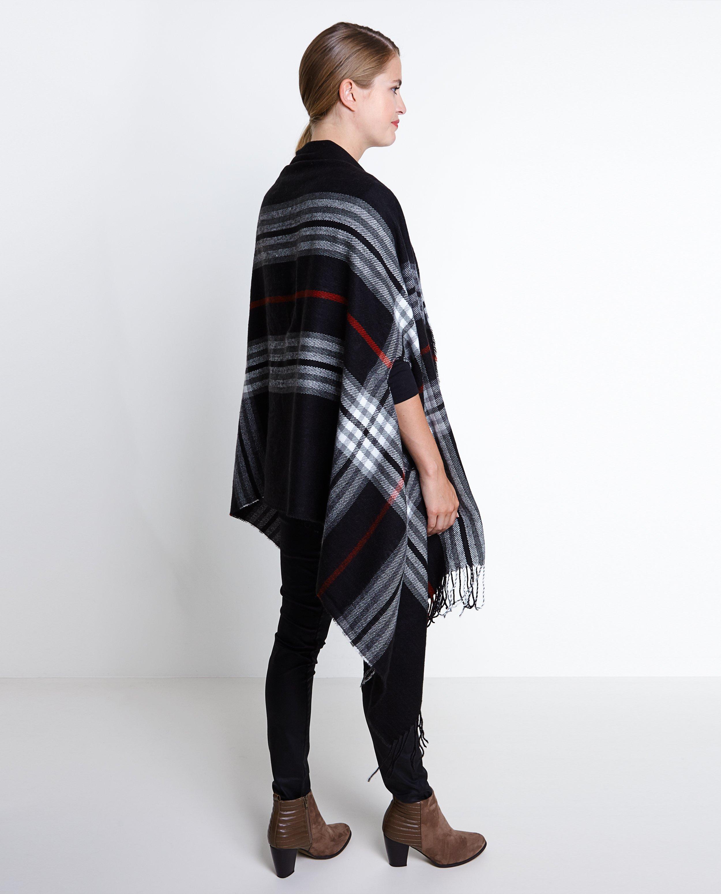 Bonneterie - Zwarte ponchosjaal met ruitenpatroon