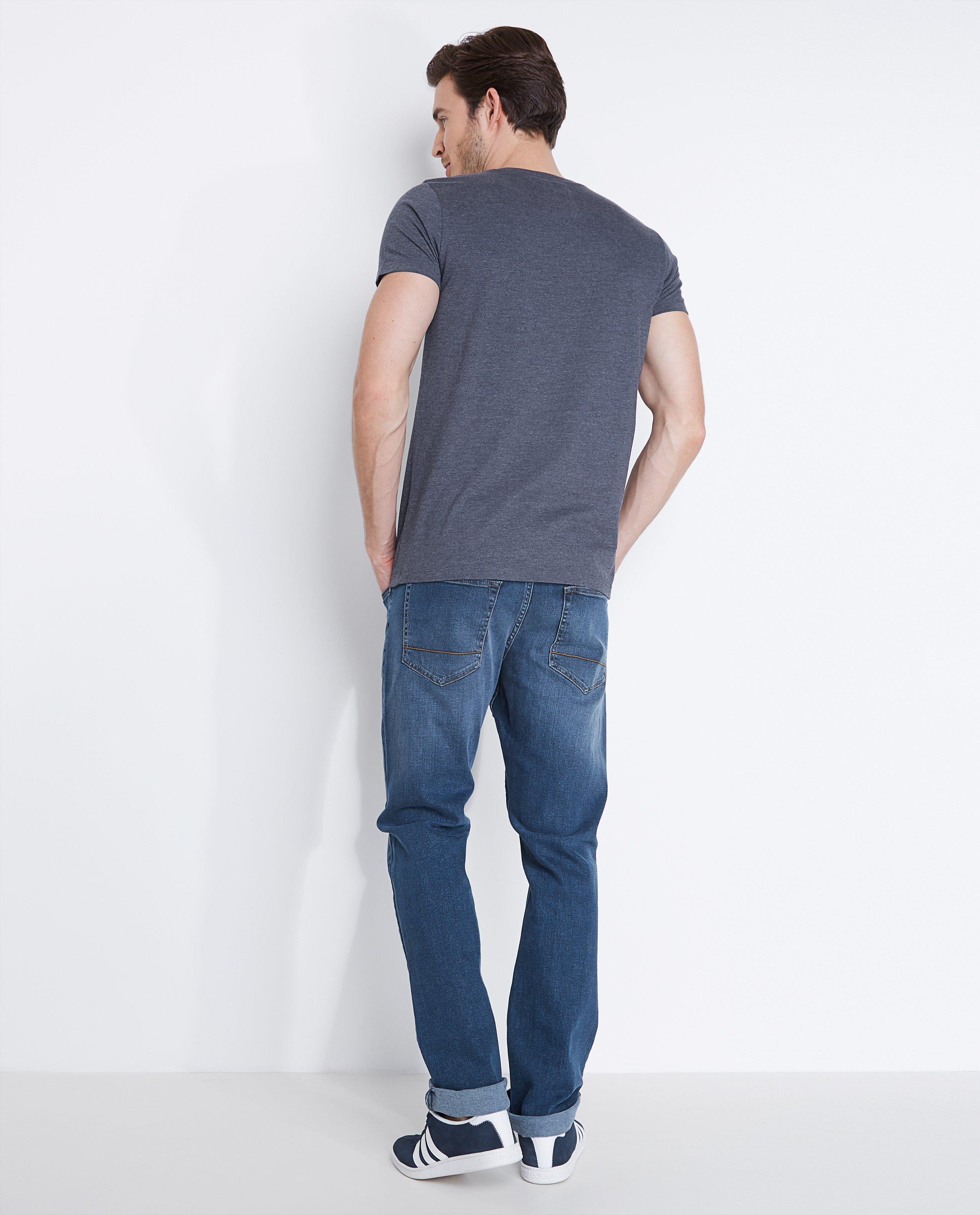 Jeans d&eacute;lav&eacute; en coton bio - D&eacute;tails du produit - bleu - image num&eacute;ro 3
