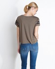 T-shirts - Kaki boxy top met patches