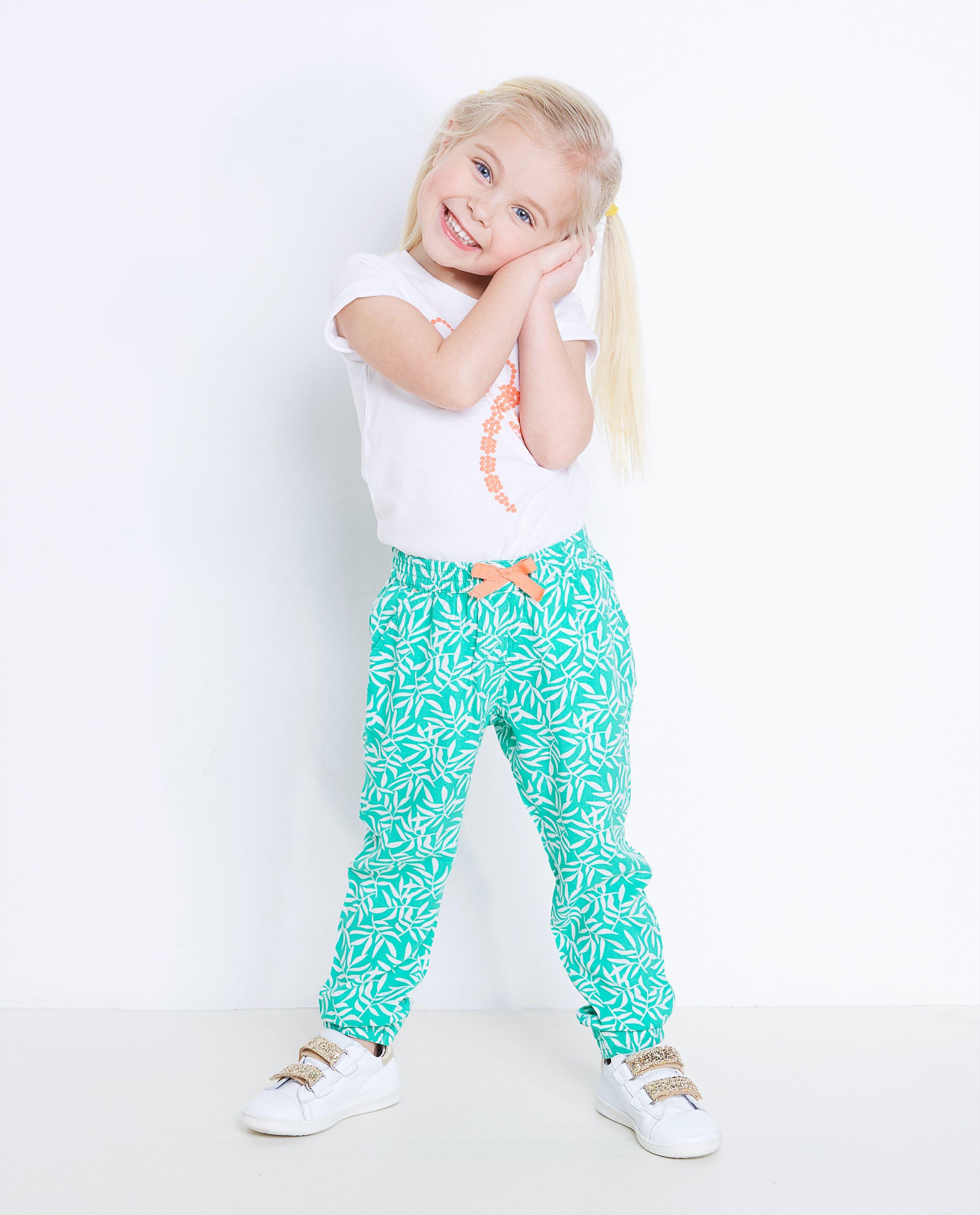 Felgroene broek met bladerprint - null - Besties