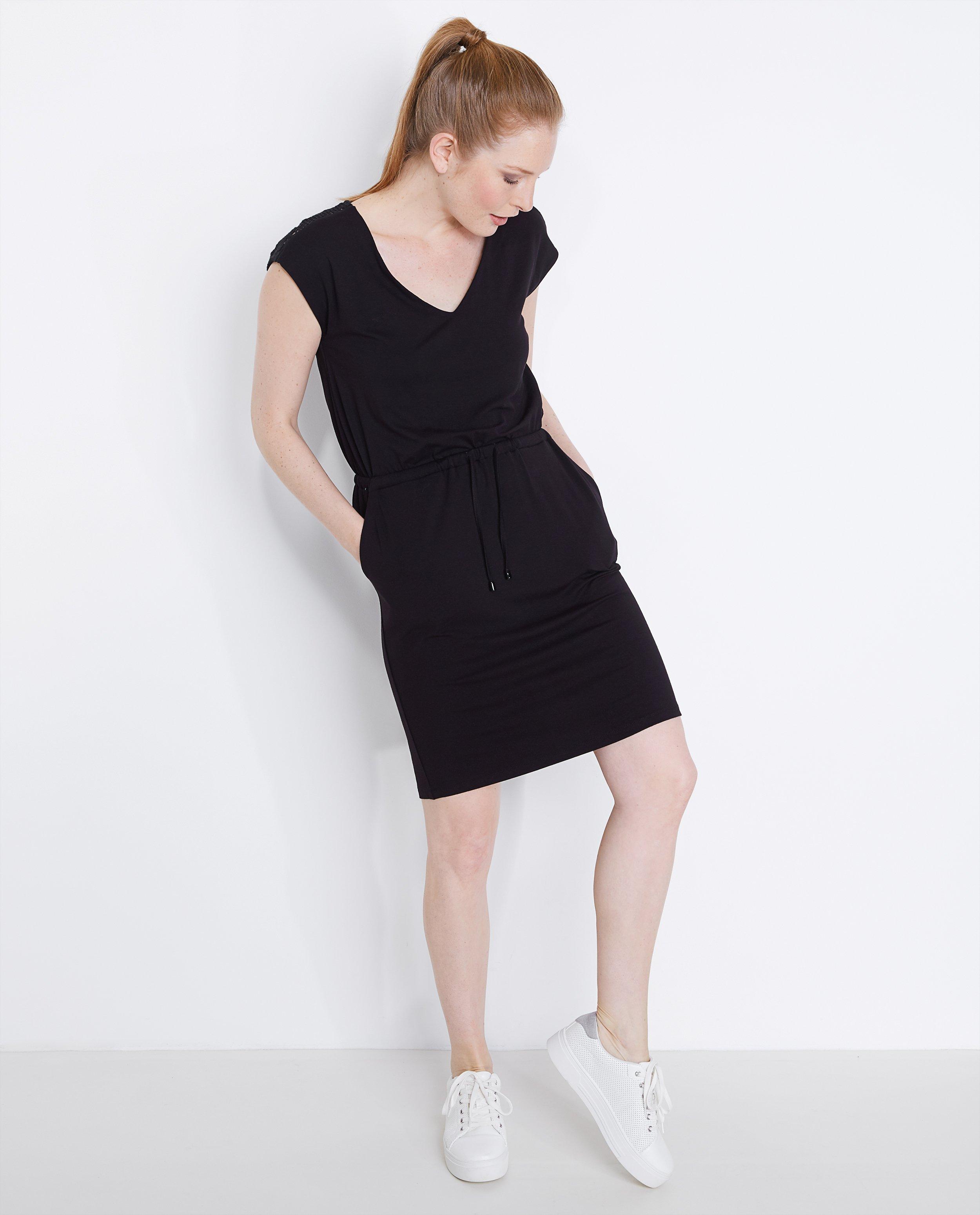 Zwarte jurk met kanten rug - Product Detail - zwart - afbeelding nummer 2