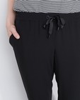 Pantalons - Zwarte soepele broek met enkellengte