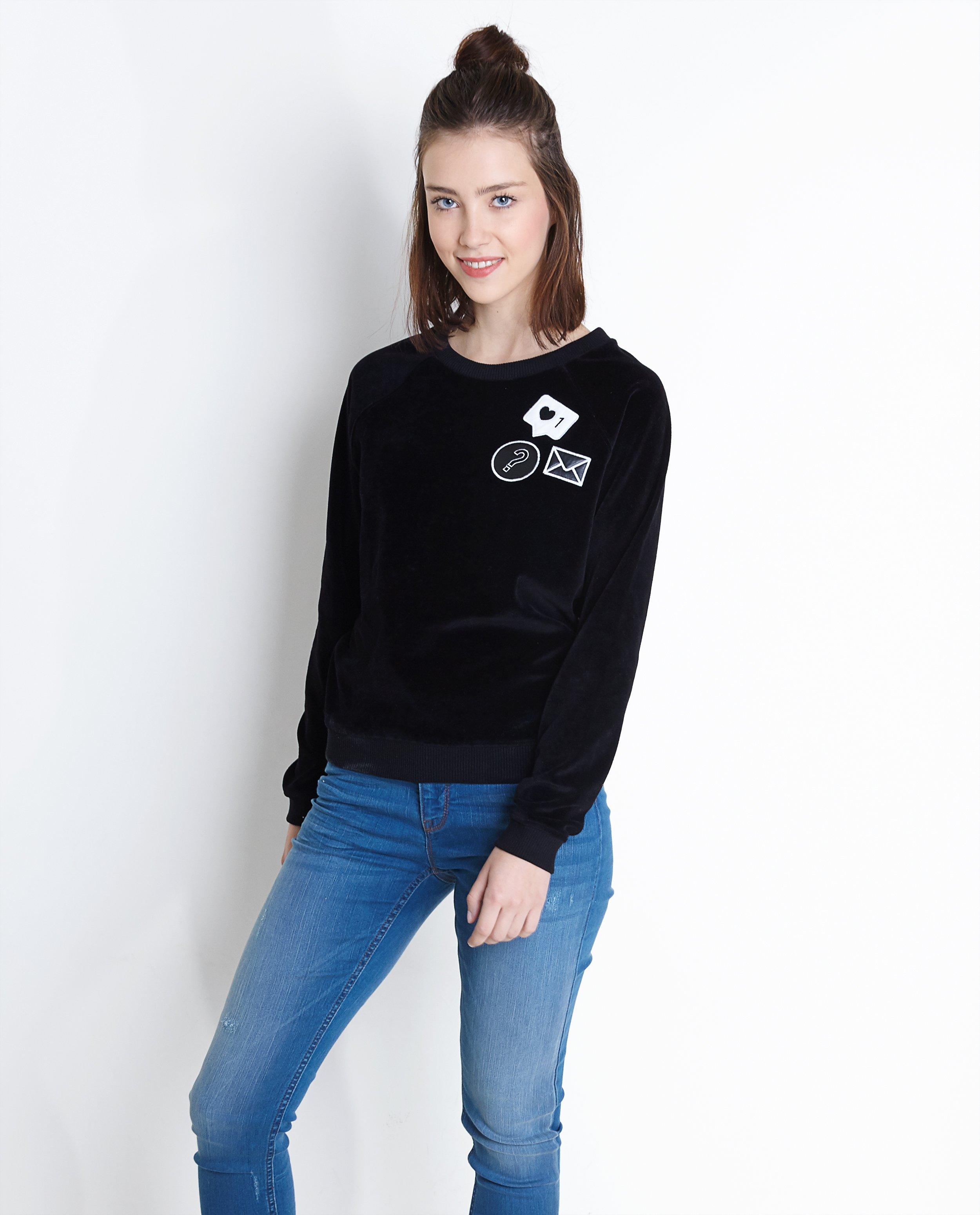 Sweaters - Zwarte fluwelen sweater met patches