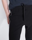Pantalons - Zwarte sweatbroek met witte biesjes