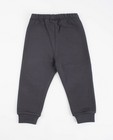 Pantalons - Donkergrijze sweatbroek met patches