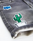 Shorten - Grijze jeansshort met patches