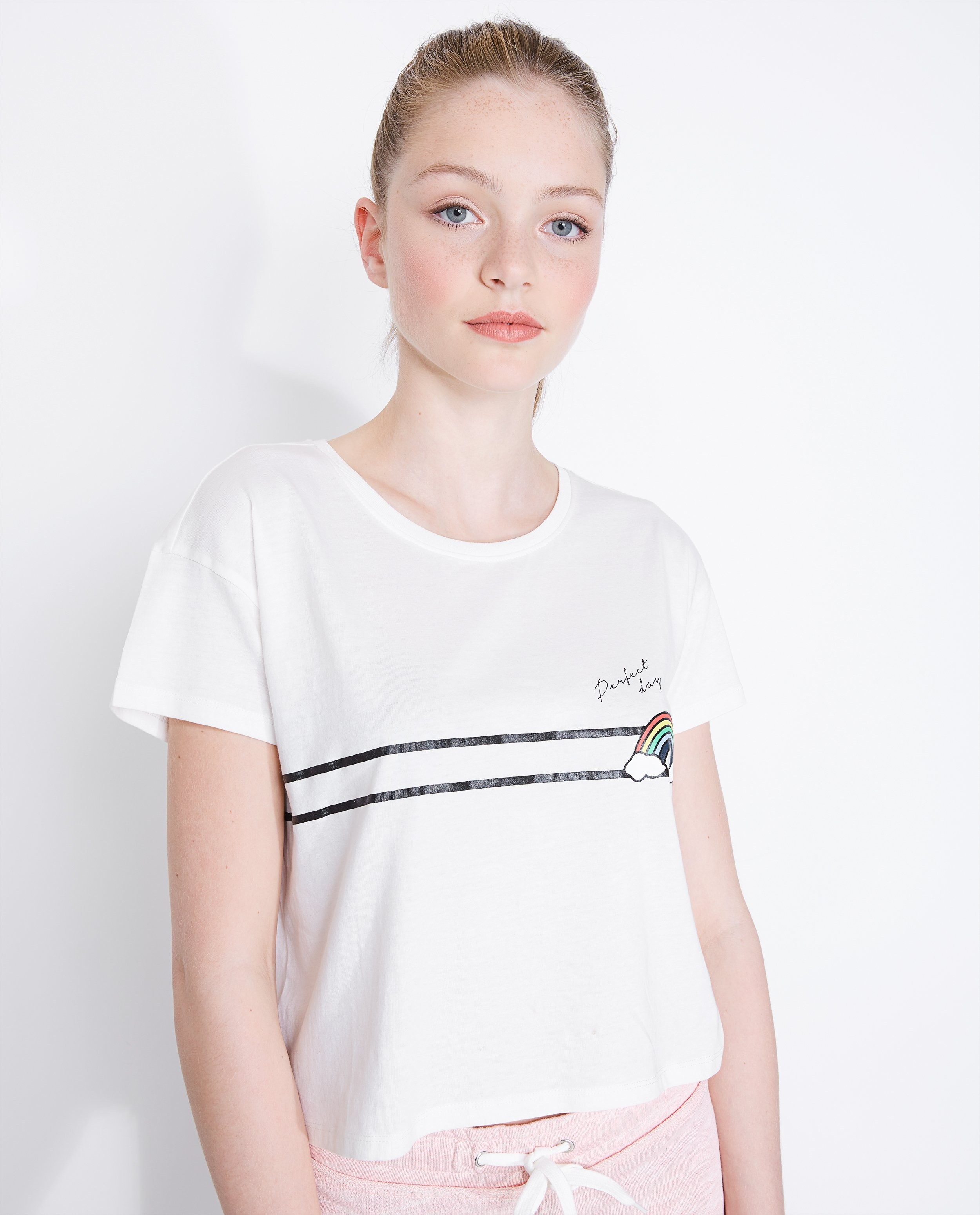T-shirts - Zwarte statement crop top