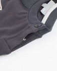Sweats - Donkergrijze sweater met patch