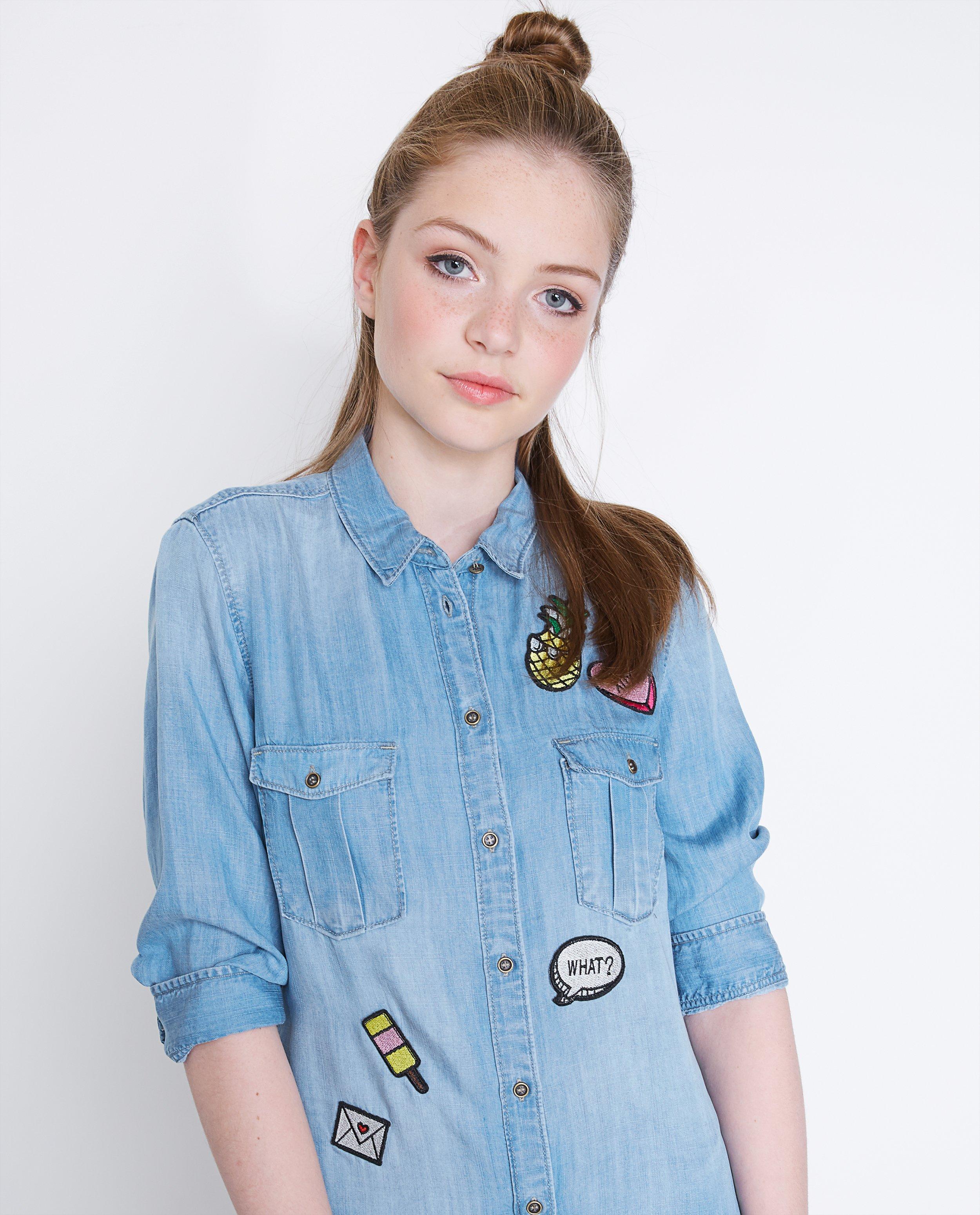 Kleedjes - Jeansjurk met patches 