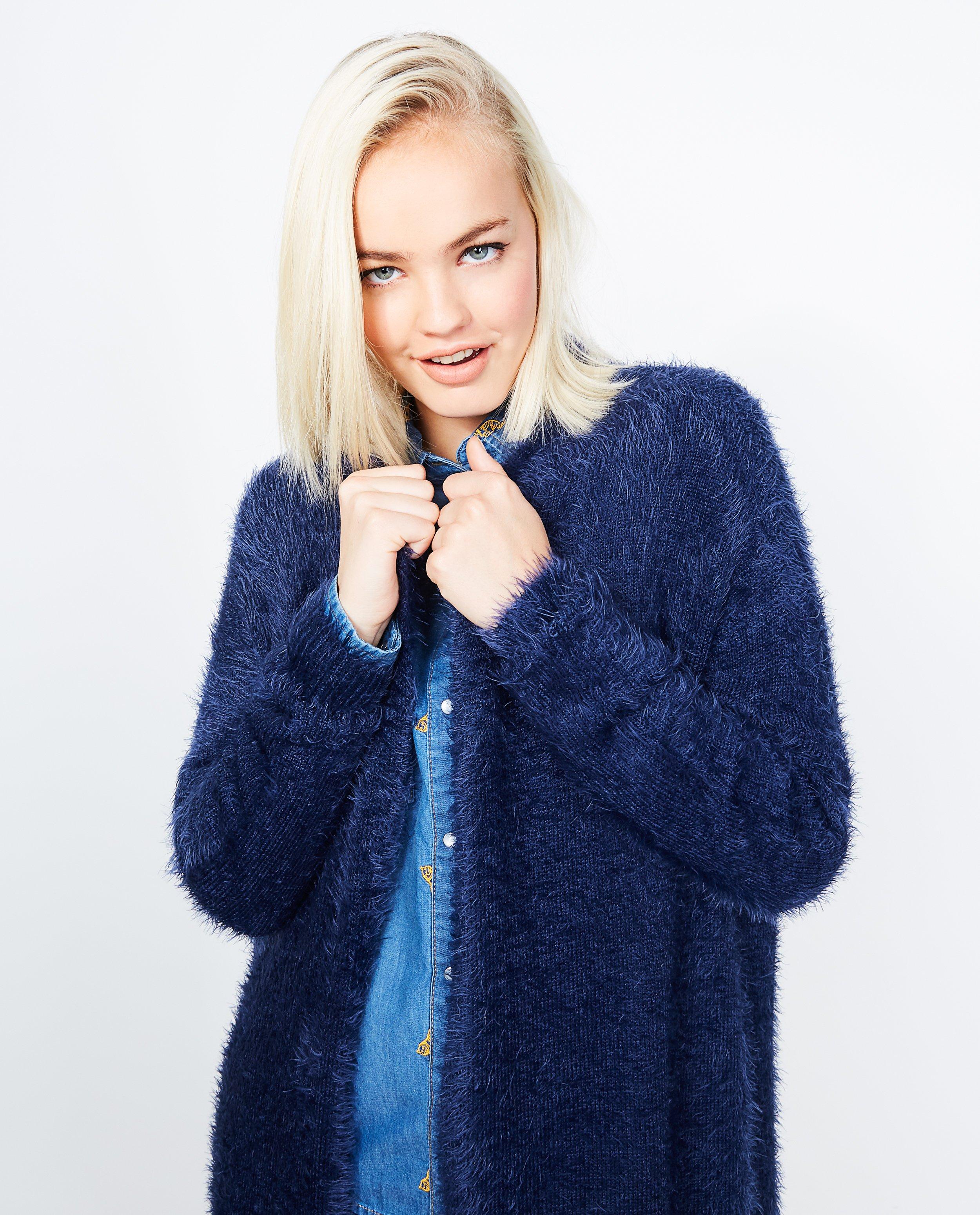 Lang fluffy vest - Product Detail - donkerblauw - afbeelding nummer 4