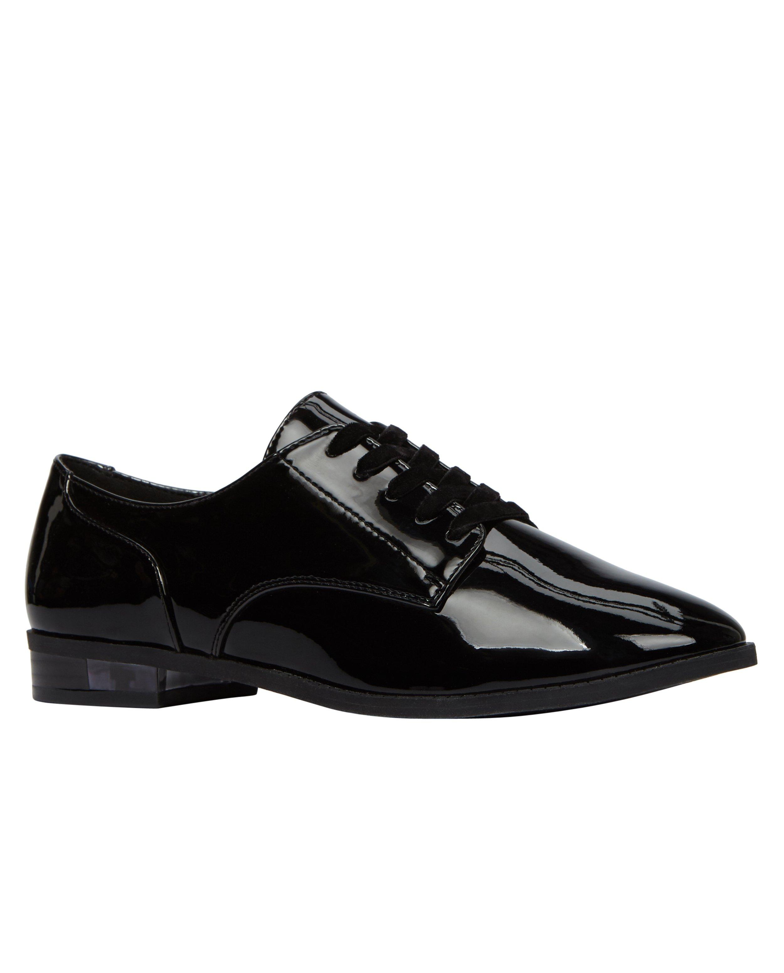 Zwarte laqué schoenen   - null - Call it Spring