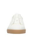 Chaussures - Basket blanches, détail en cuir