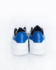 Chaussures - Baskets blanches avec un détail bleu