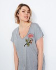 T-shirts - T-shirt met bloemenpatch
