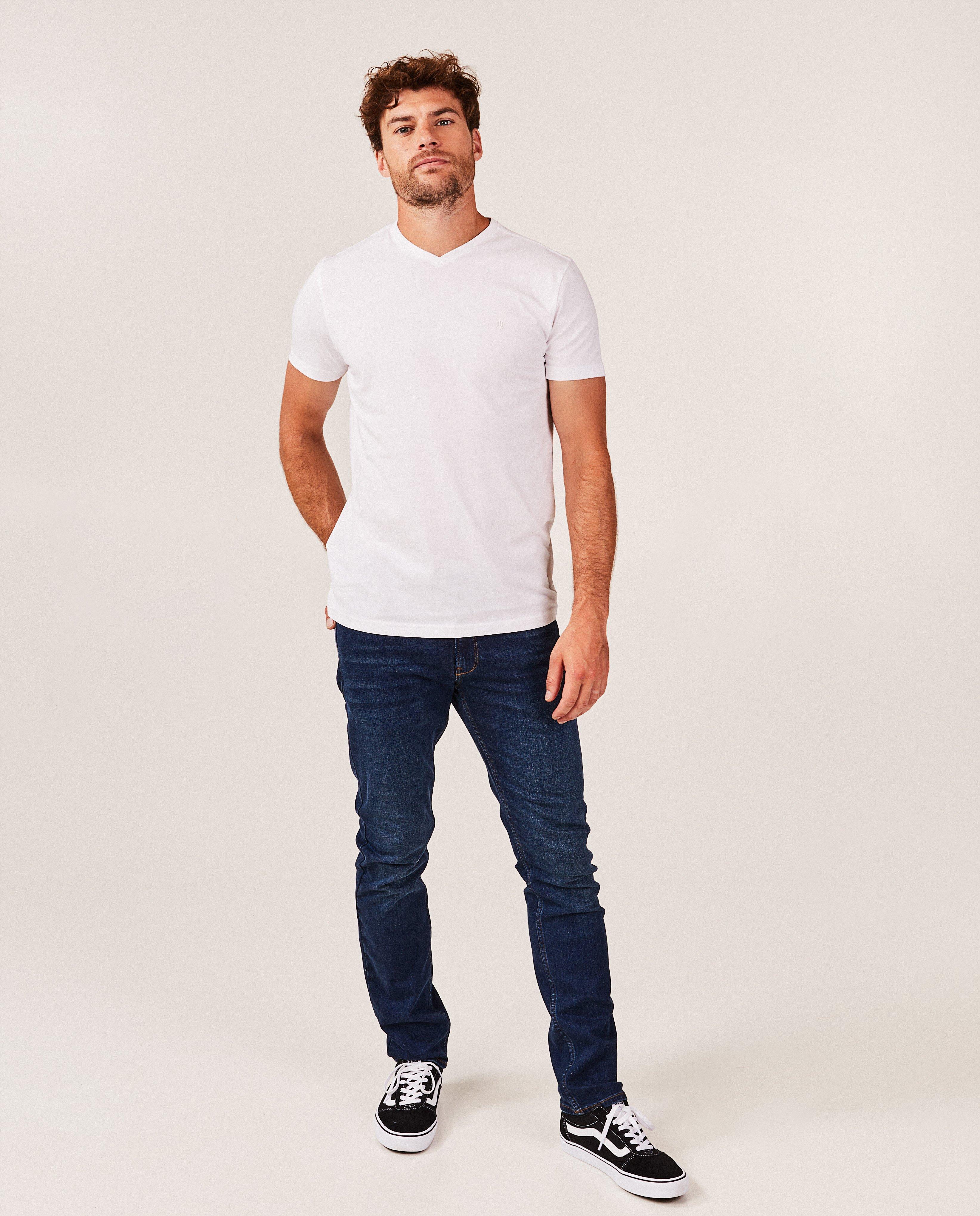 T-shirt blanc en coton bio, col en V - D&eacute;tails du produit - blanc - image num&eacute;ro 1