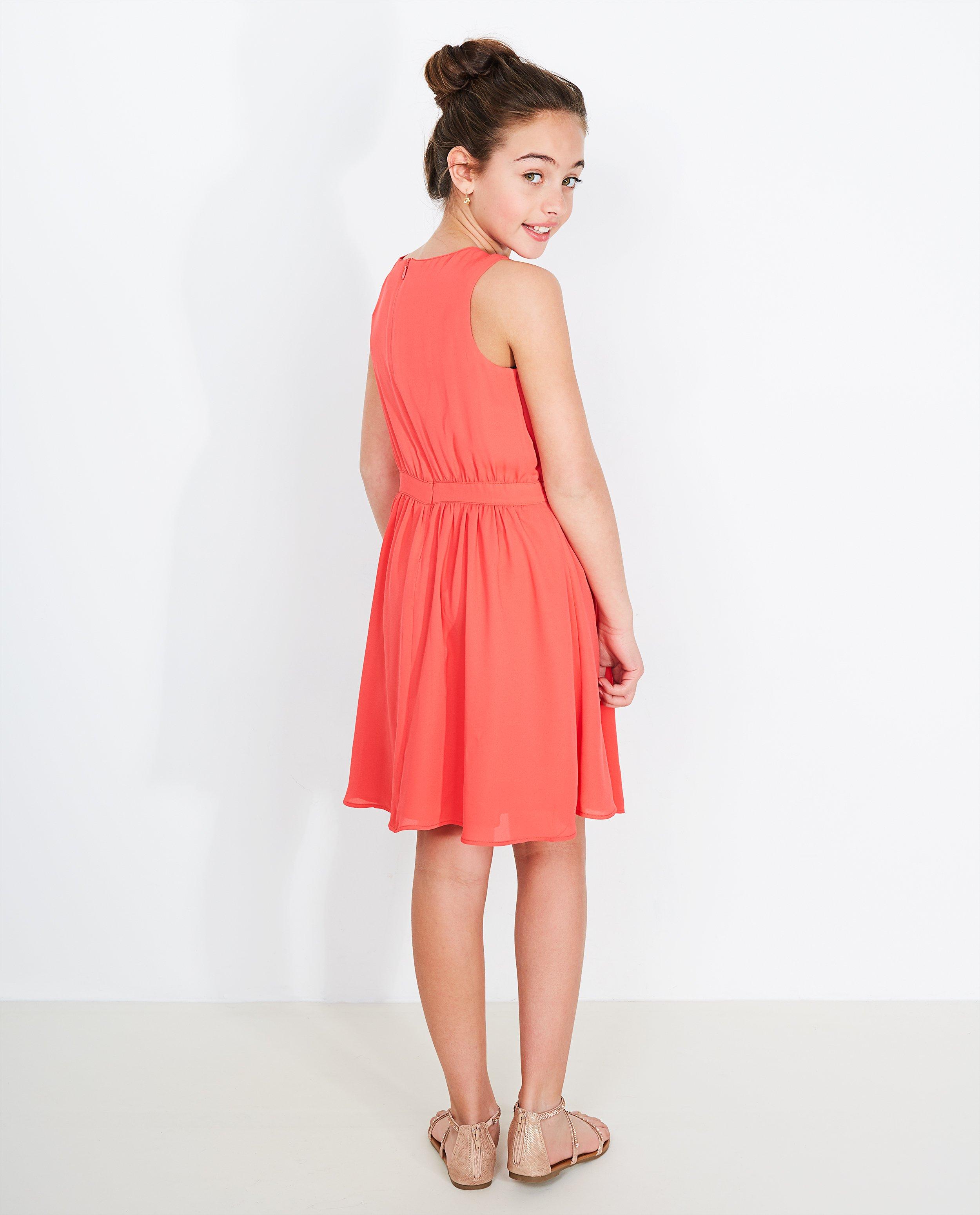 Robe rouge corail - perles et broche - JBC