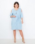 Lichtblauwe lyocell jurk - met cutouts en jeanslook - Joli Ronde