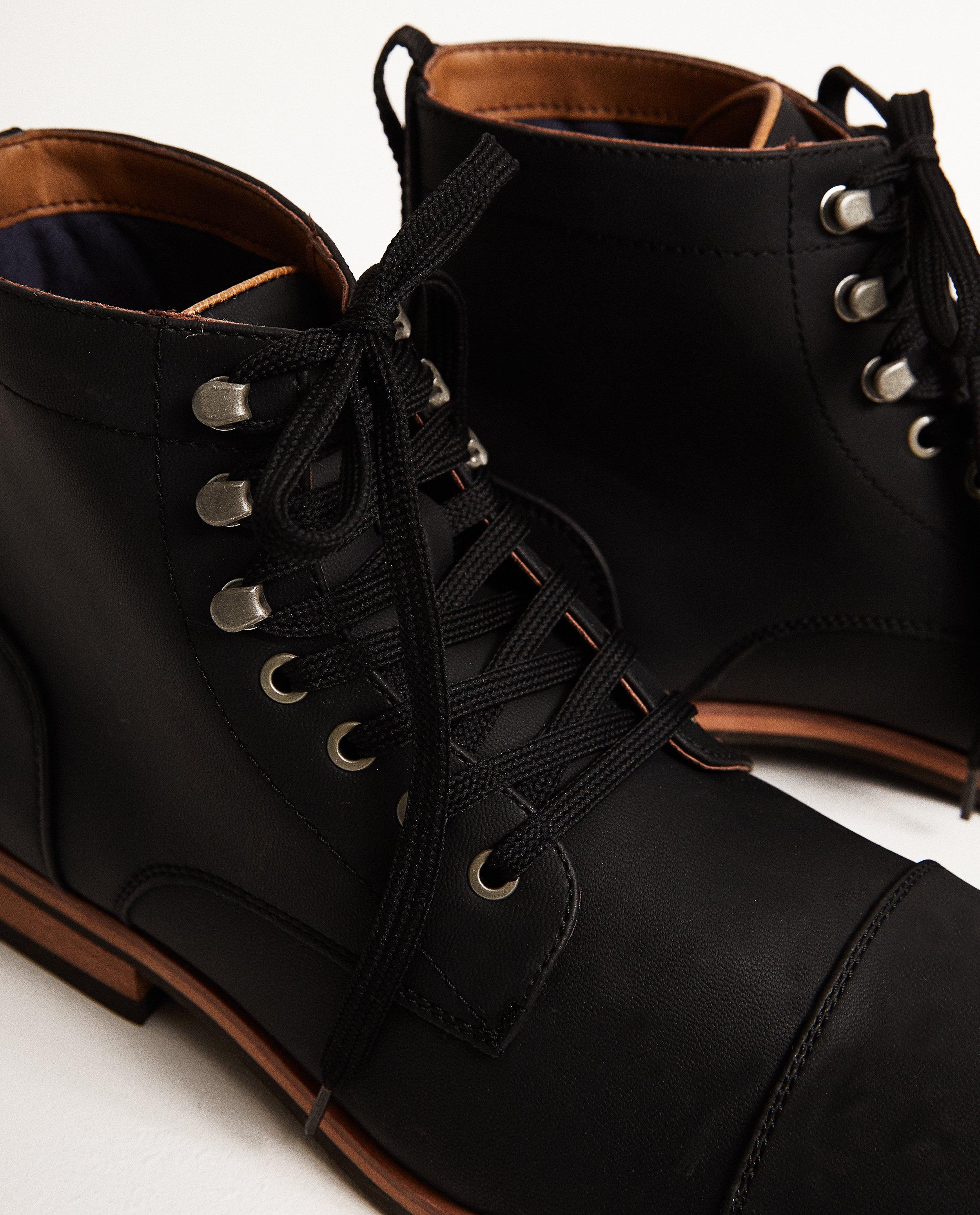 Schoenen - Enkellaarzen met veters