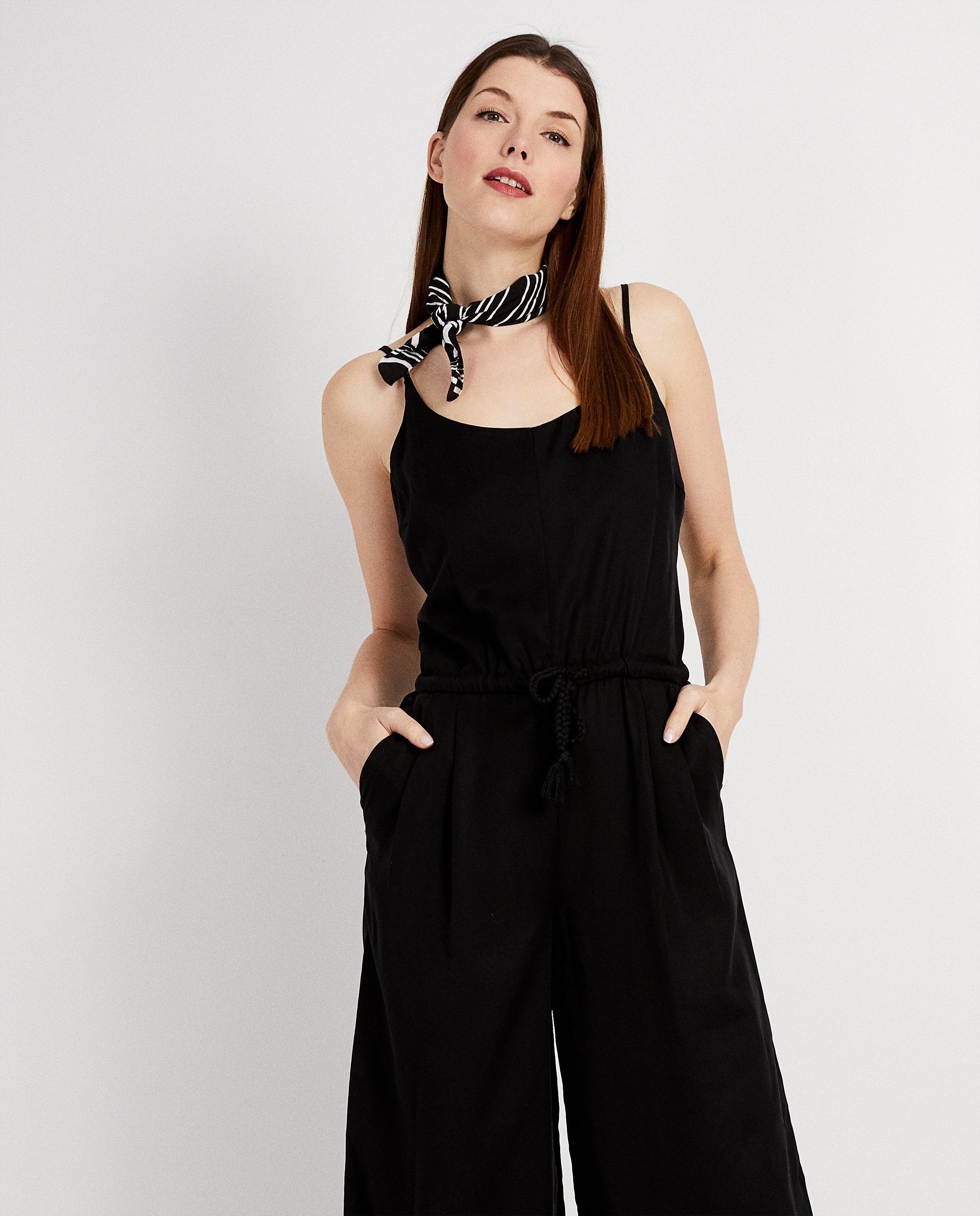 Jumpsuits - Zwart jumpsuit van lyocell