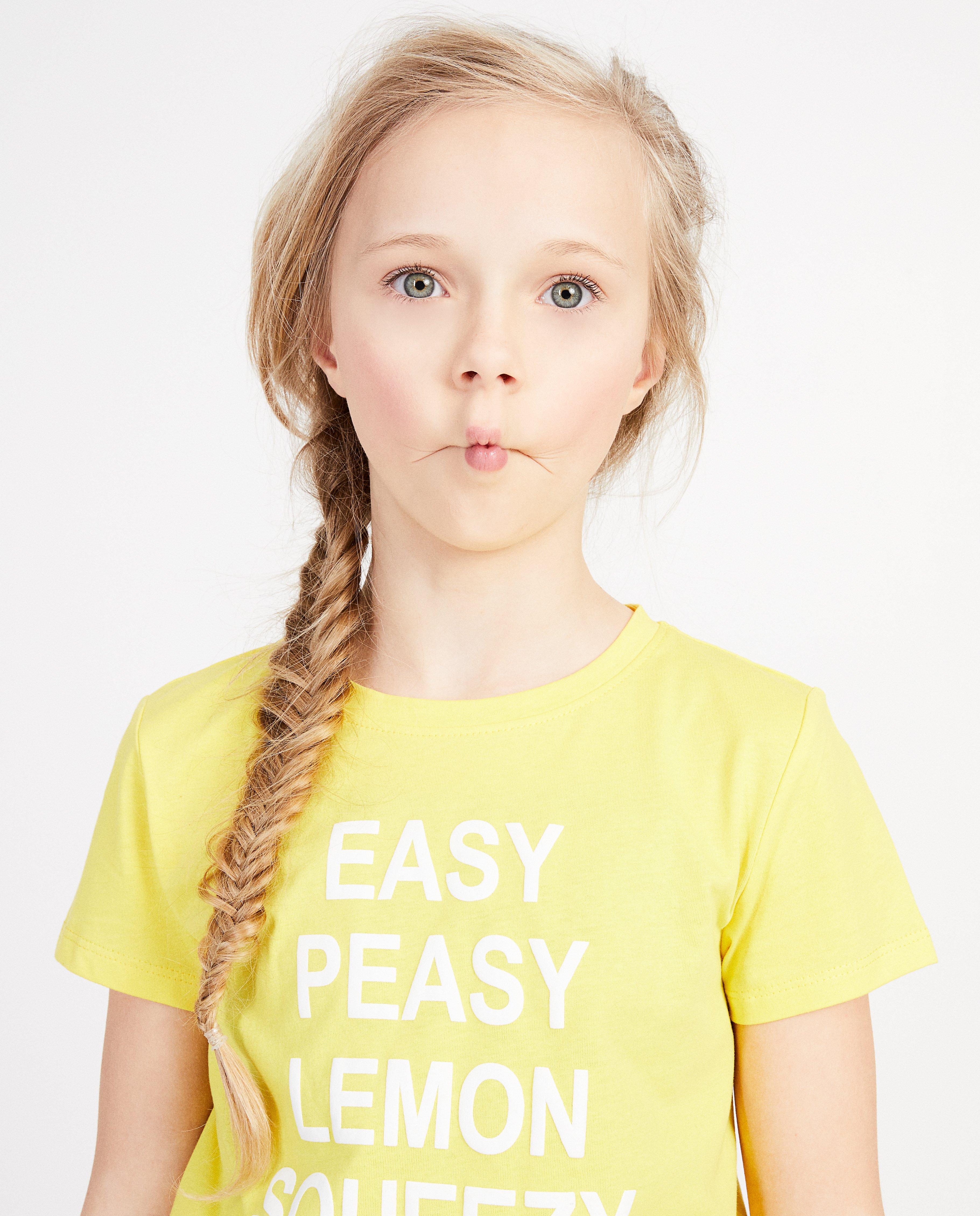 T-shirts - T-shirt jaune, texte blanc