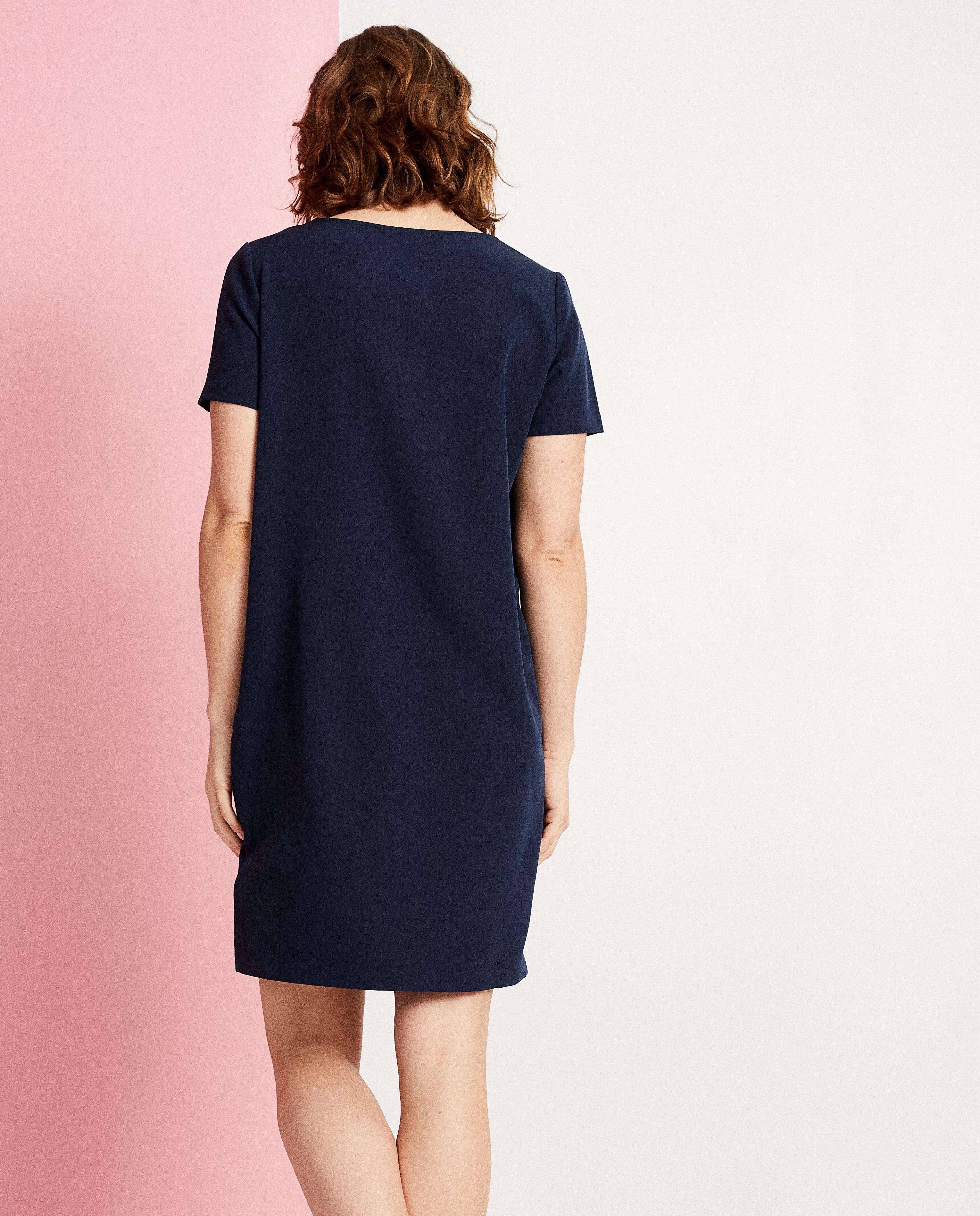 Kleedjes - Donkerblauw kleedje met constrasterende V-hals 