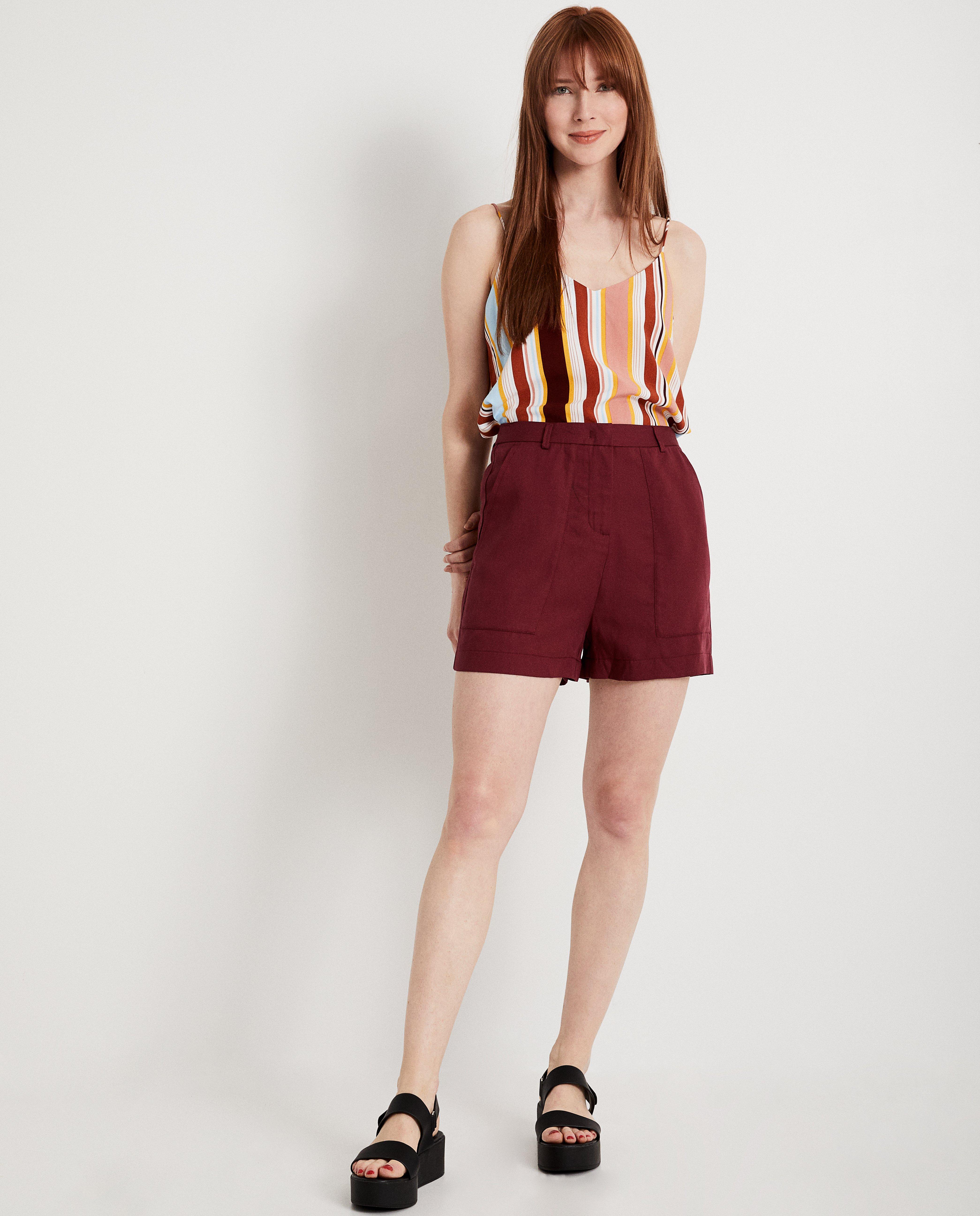 Short bordeaux Karen Damen - avec une fine structure - Karen Damen