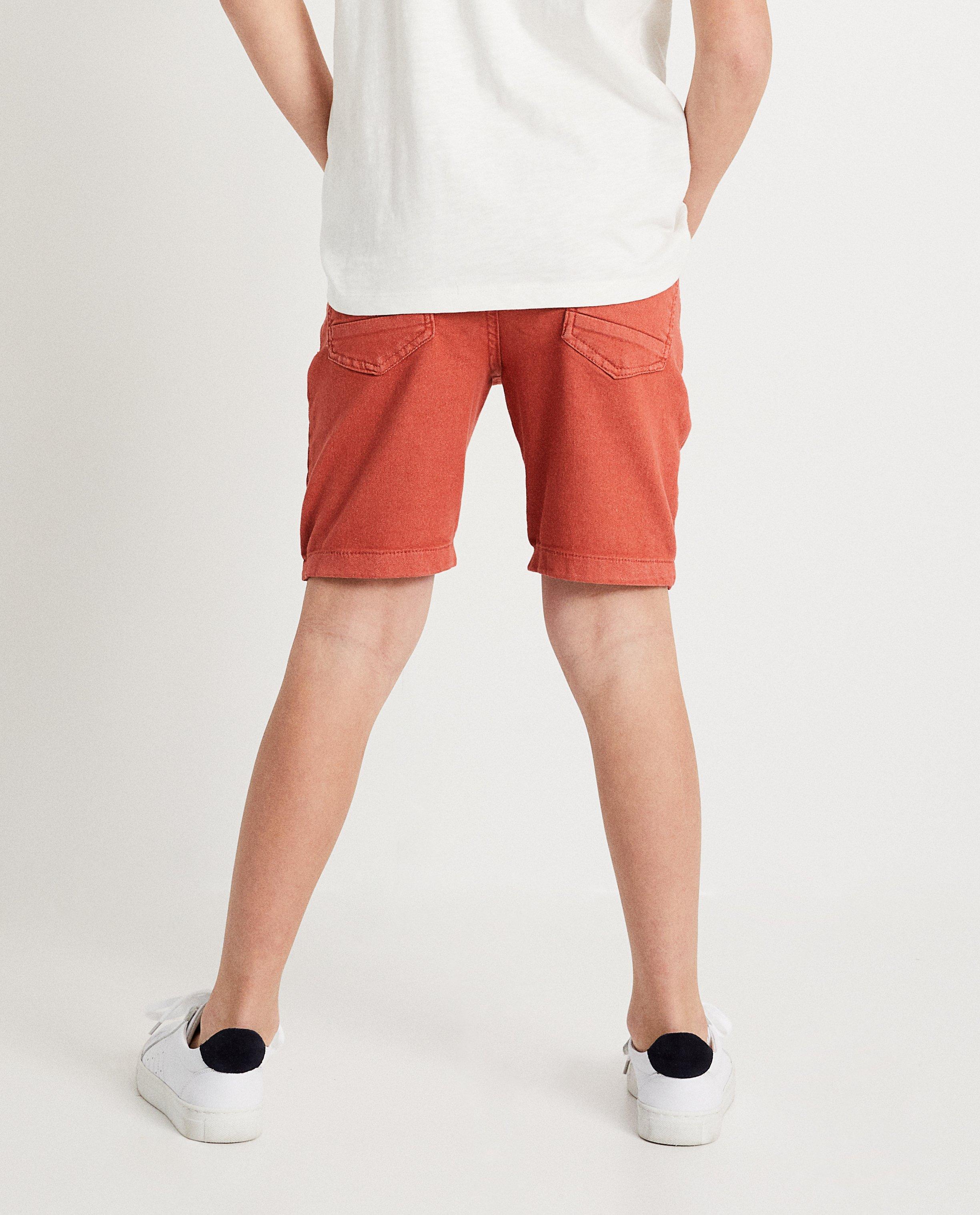 Rode short met stretch - Product Detail - donkerrood - afbeelding nummer 3