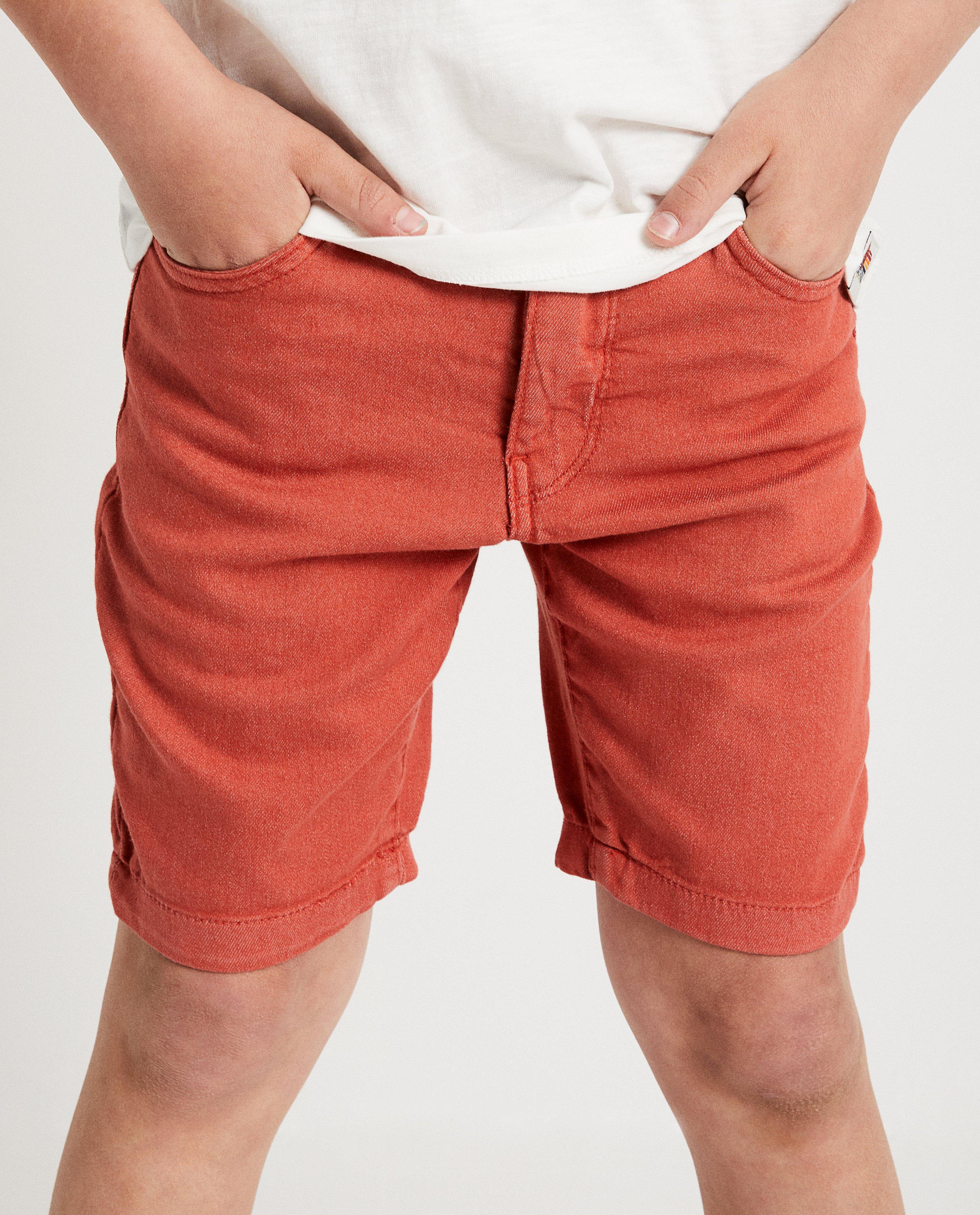 Rode short met stretch - Product Detail - donkerrood - afbeelding nummer 4