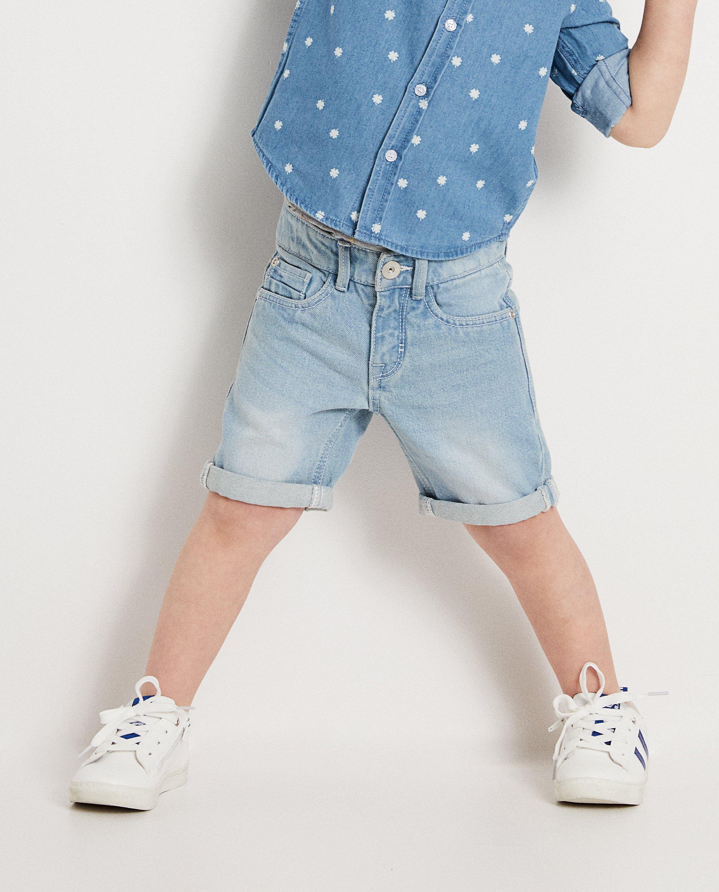 Shorts - Lichtblauwe denimshort 