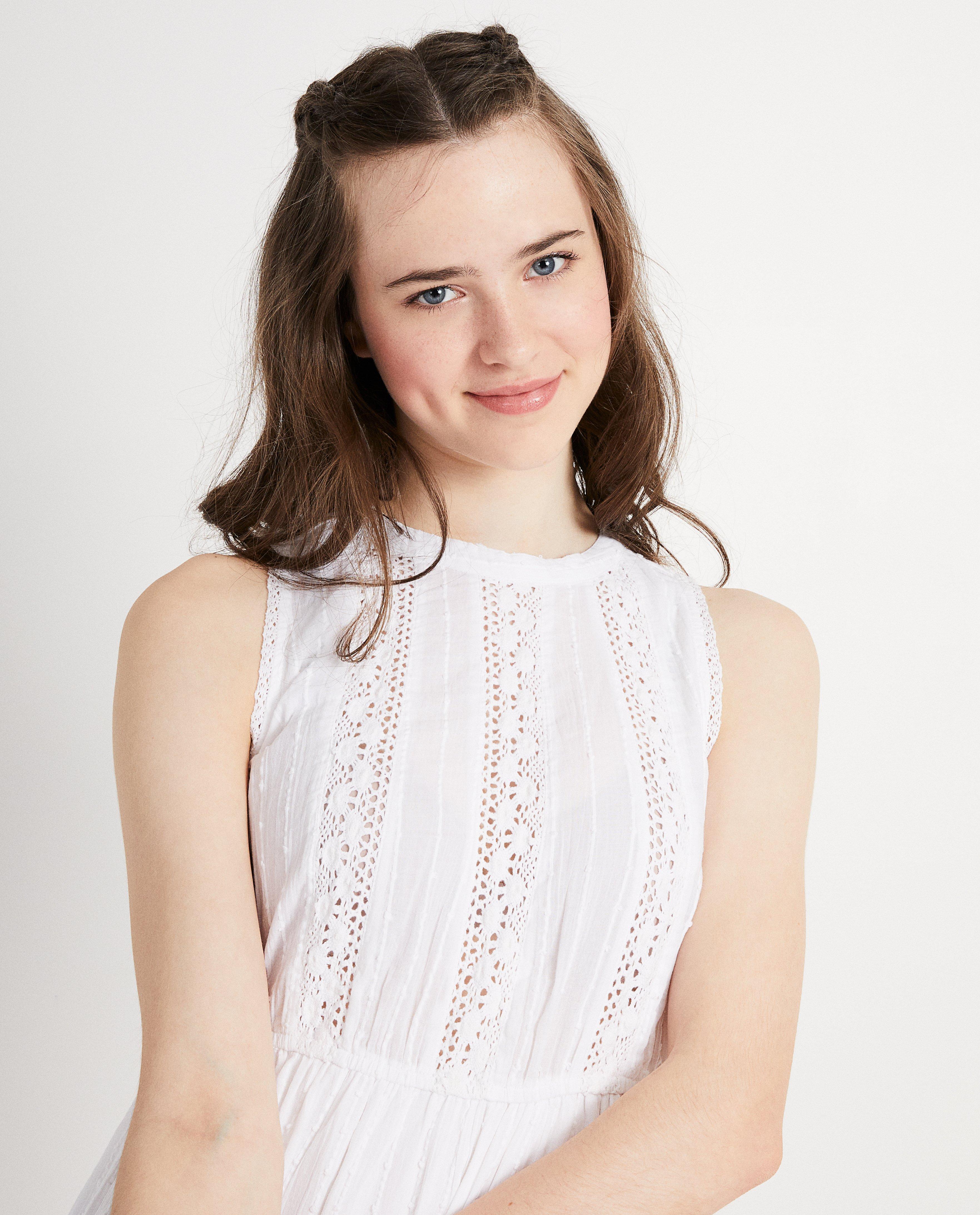 Robes - Robe blanche avec de la dentelle