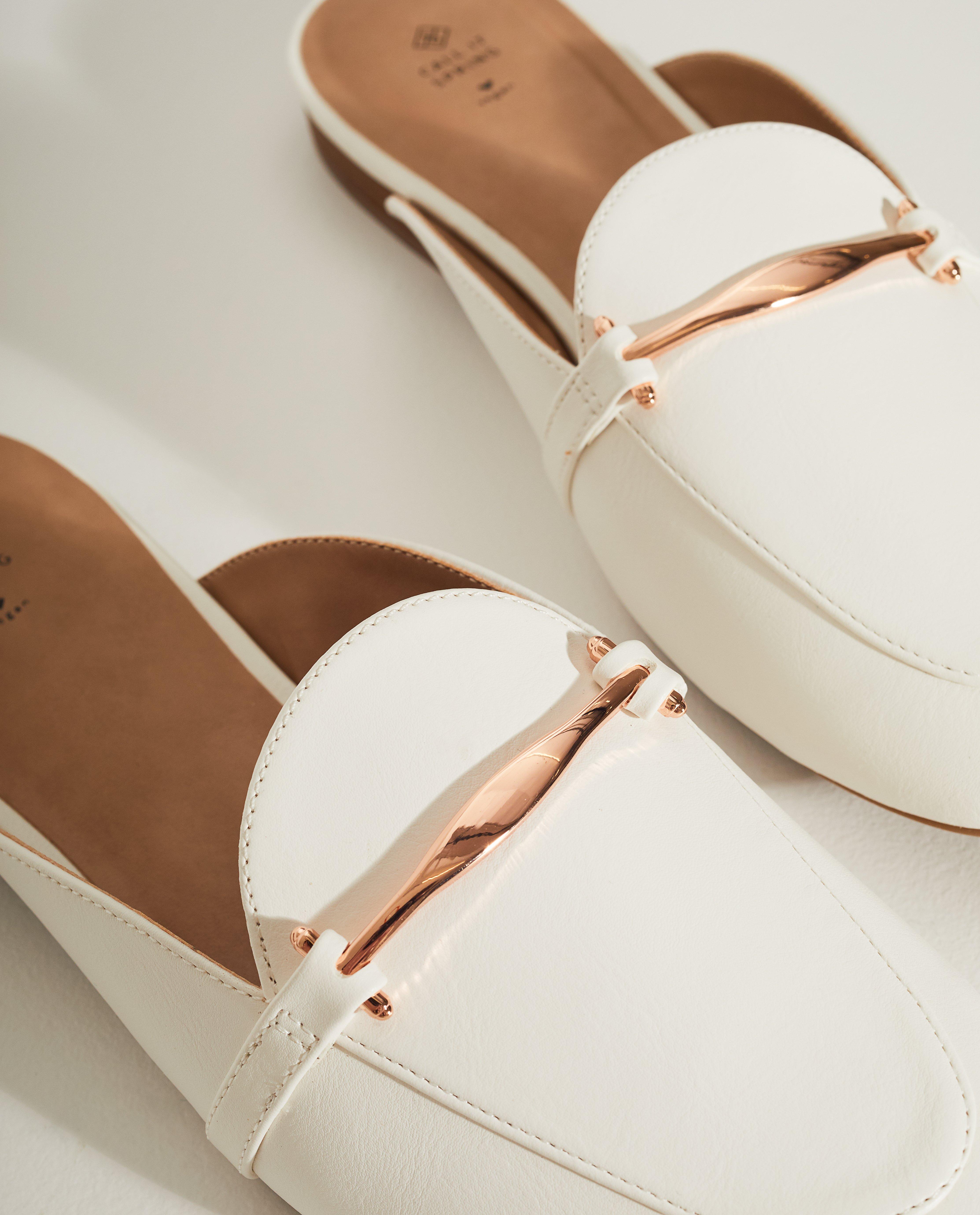 Chaussures - Tongs véganes blanches