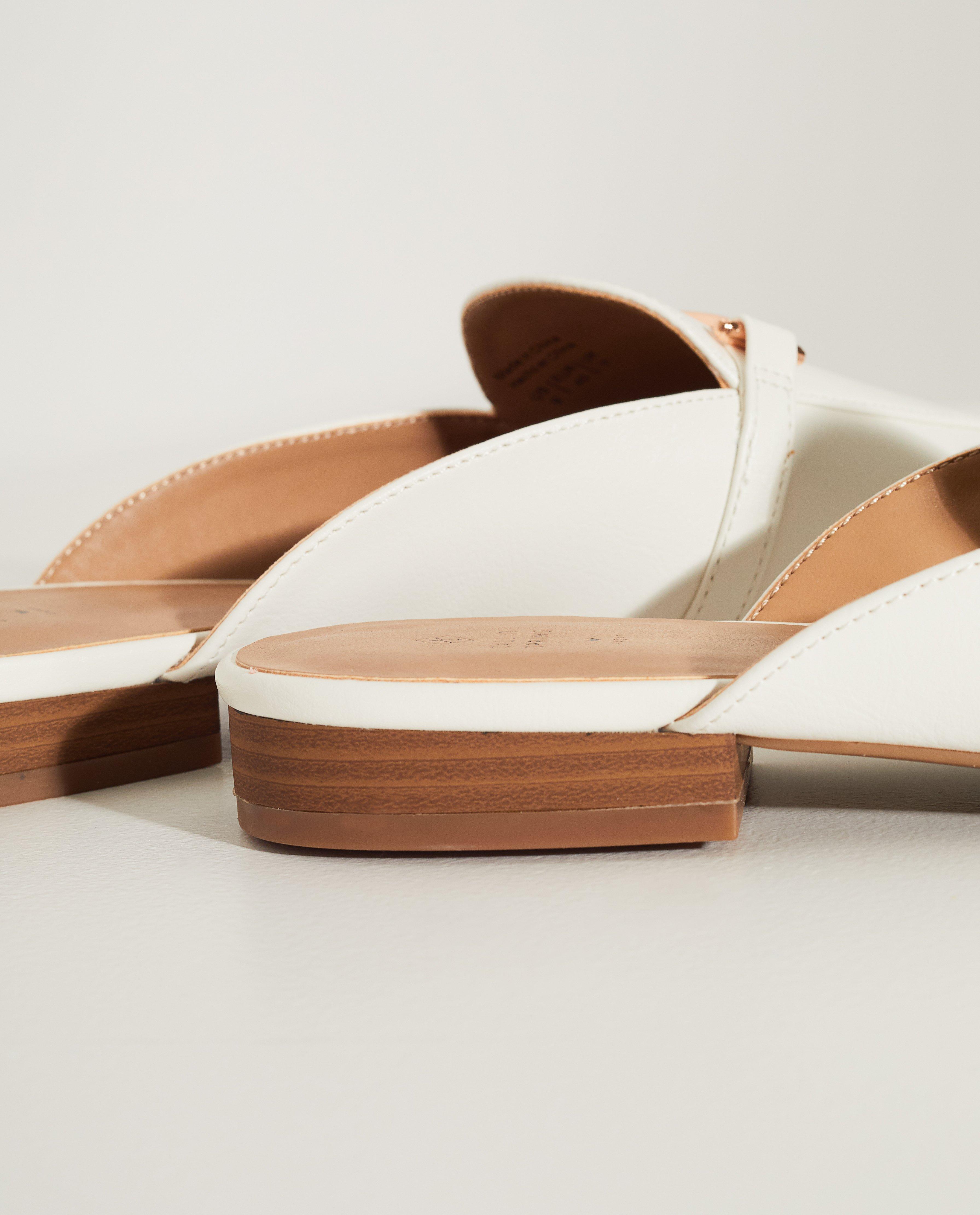 Chaussures - Tongs véganes blanches