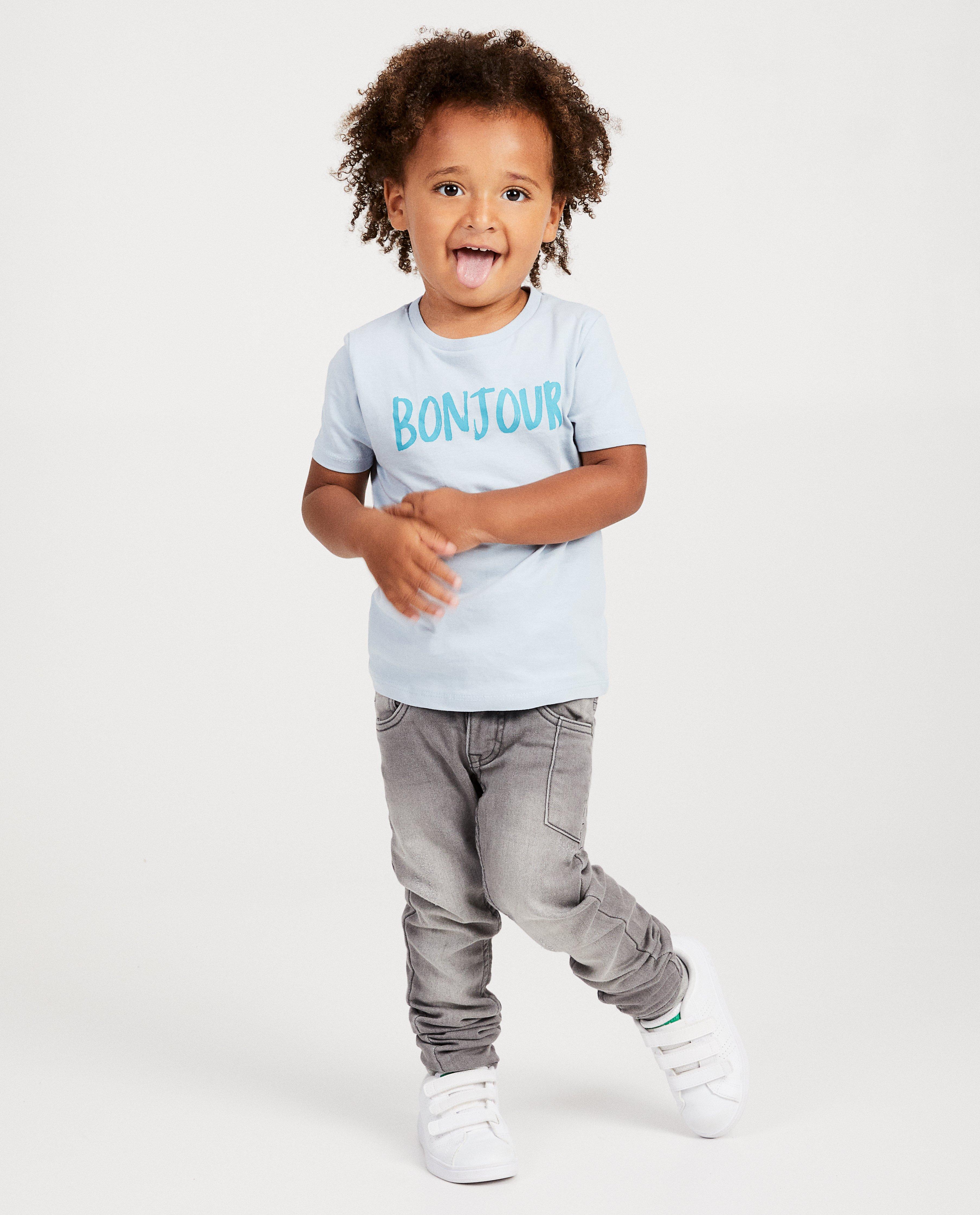 T-shirt bleu, imprimé BESTies - à la poitrine - Besties