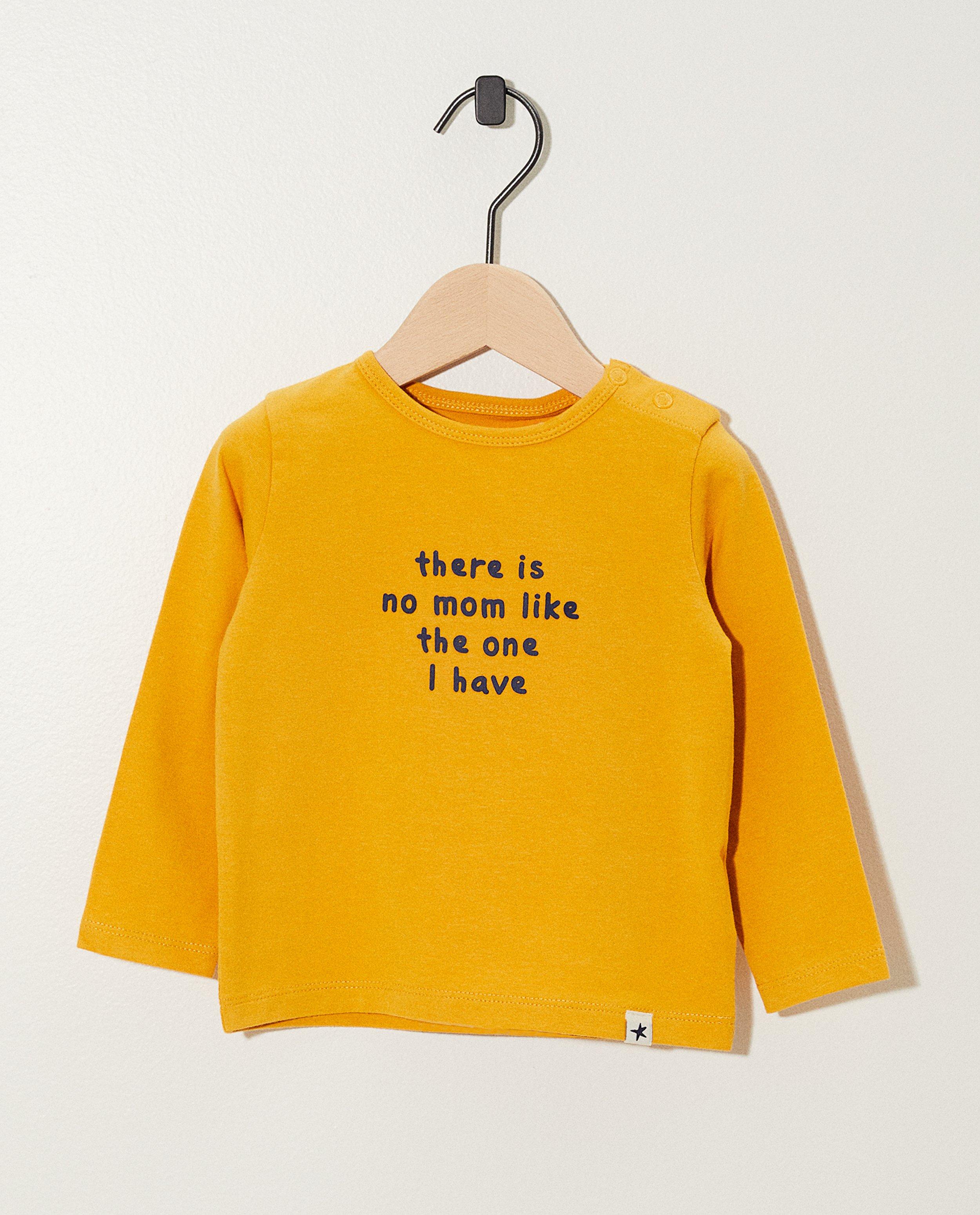 jaune foncé