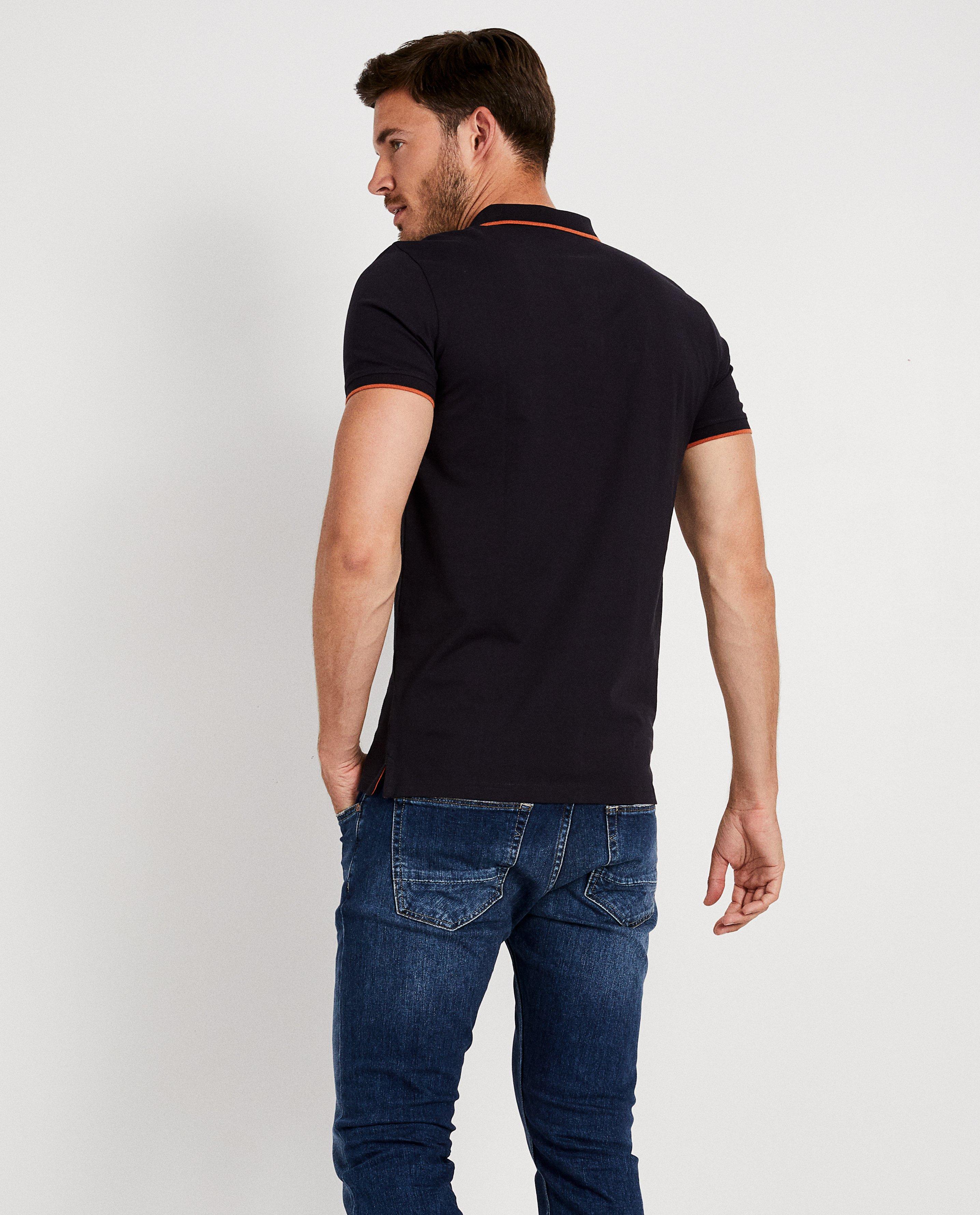 Polos - Polo bleu, motif en relief