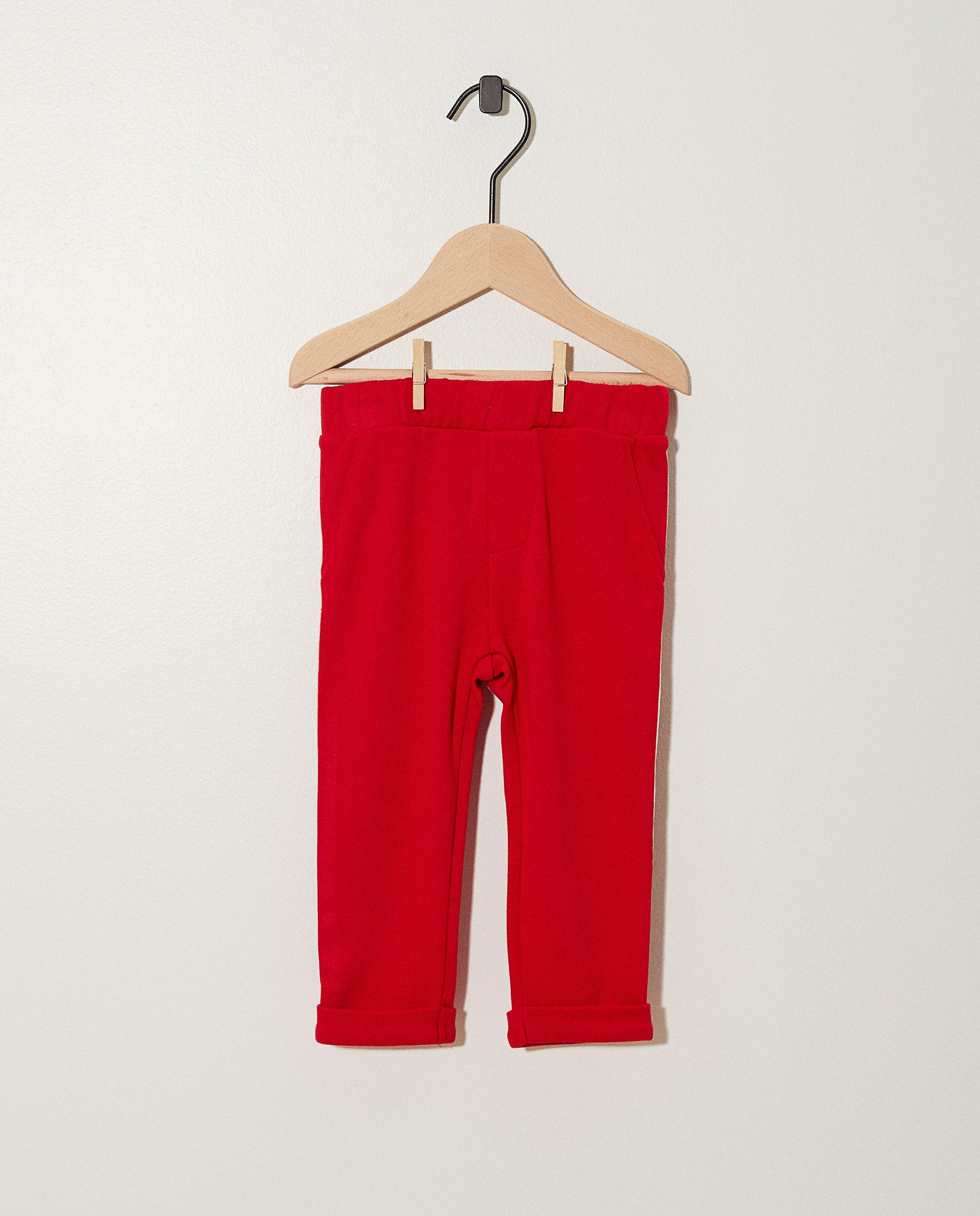 Rood sweatbroekje - aan de zij - JBC