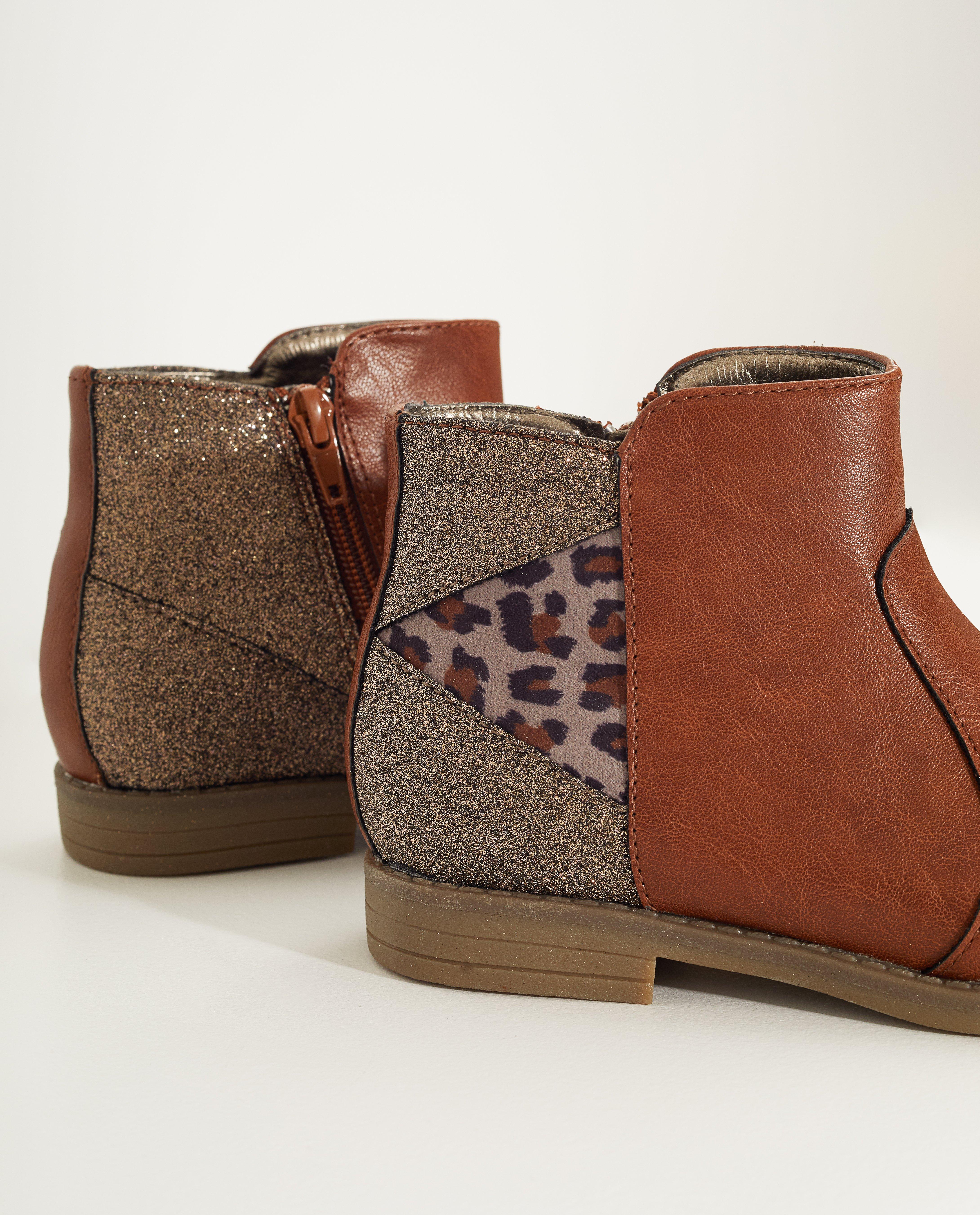 Bruine enkellaarsjes, maat 27-32 - Product Detail - bruin - afbeelding nummer 2