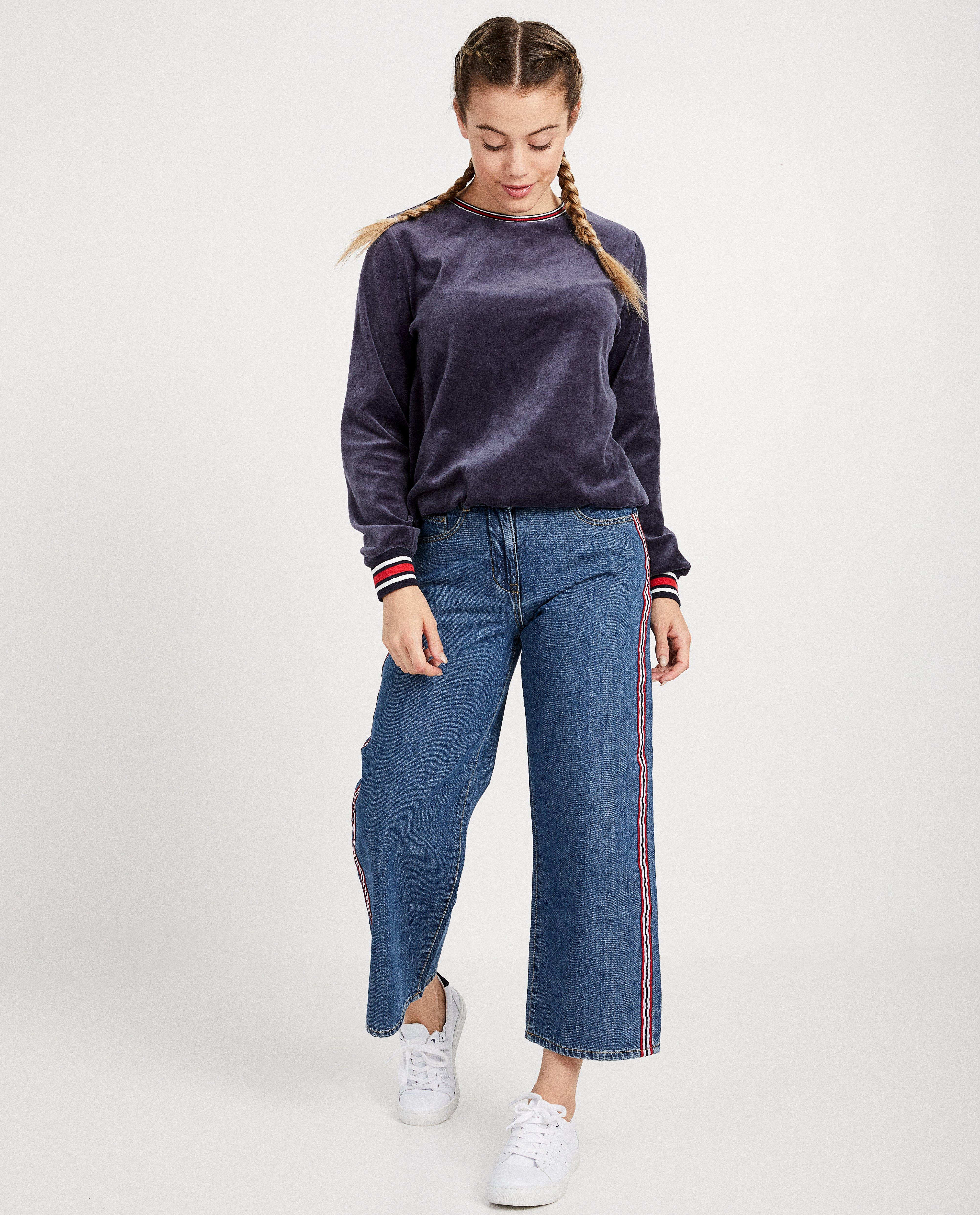 Sweat bleu en velours - et bord rayé - JBC
