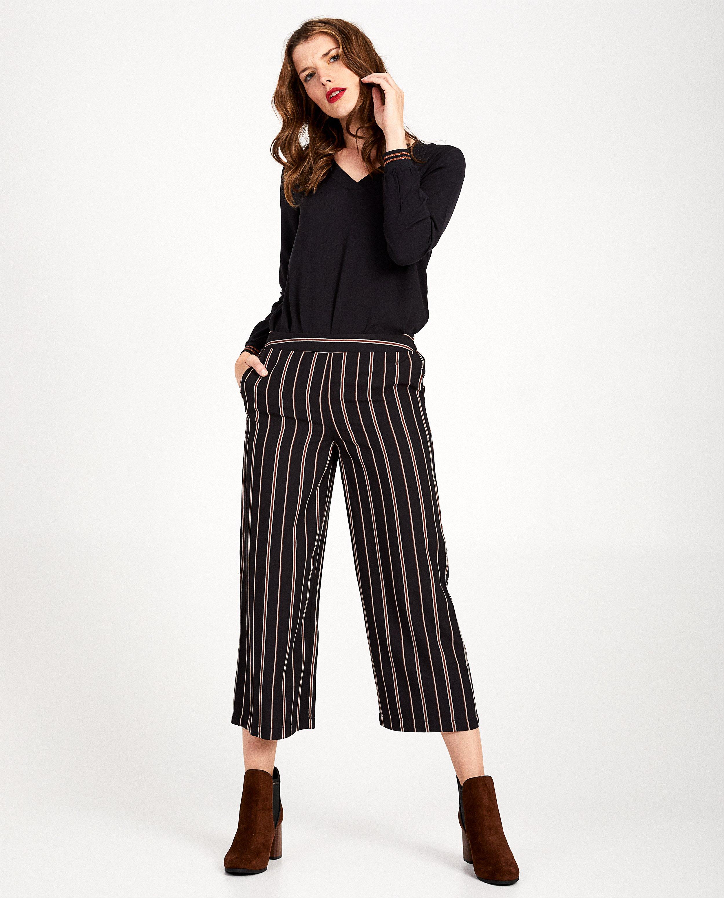 Zwarte blouse met V-hals Sora - in 2 kleuren - Sora