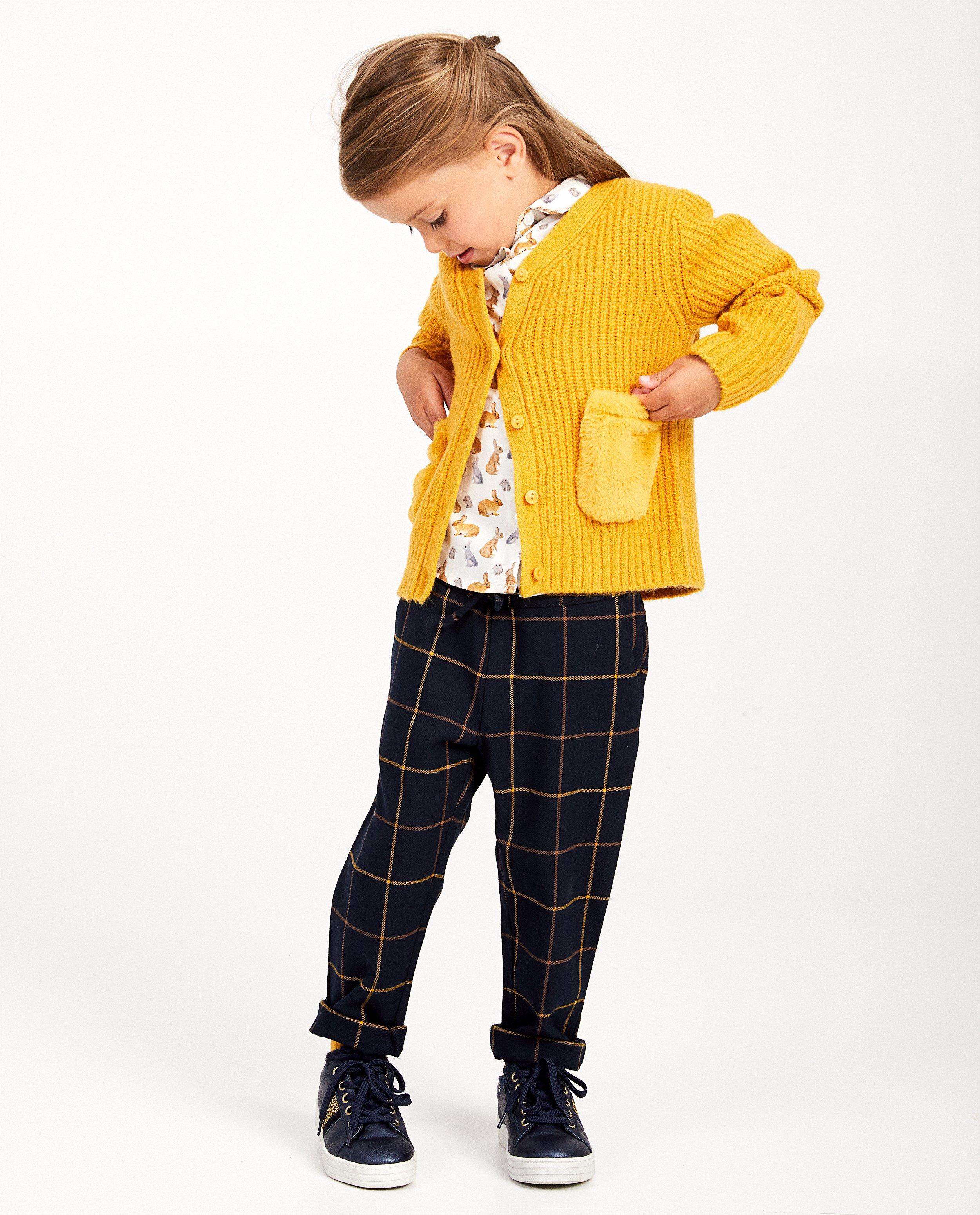 Gilet jaune, poches en fourrure - boutonnées - Milla Star