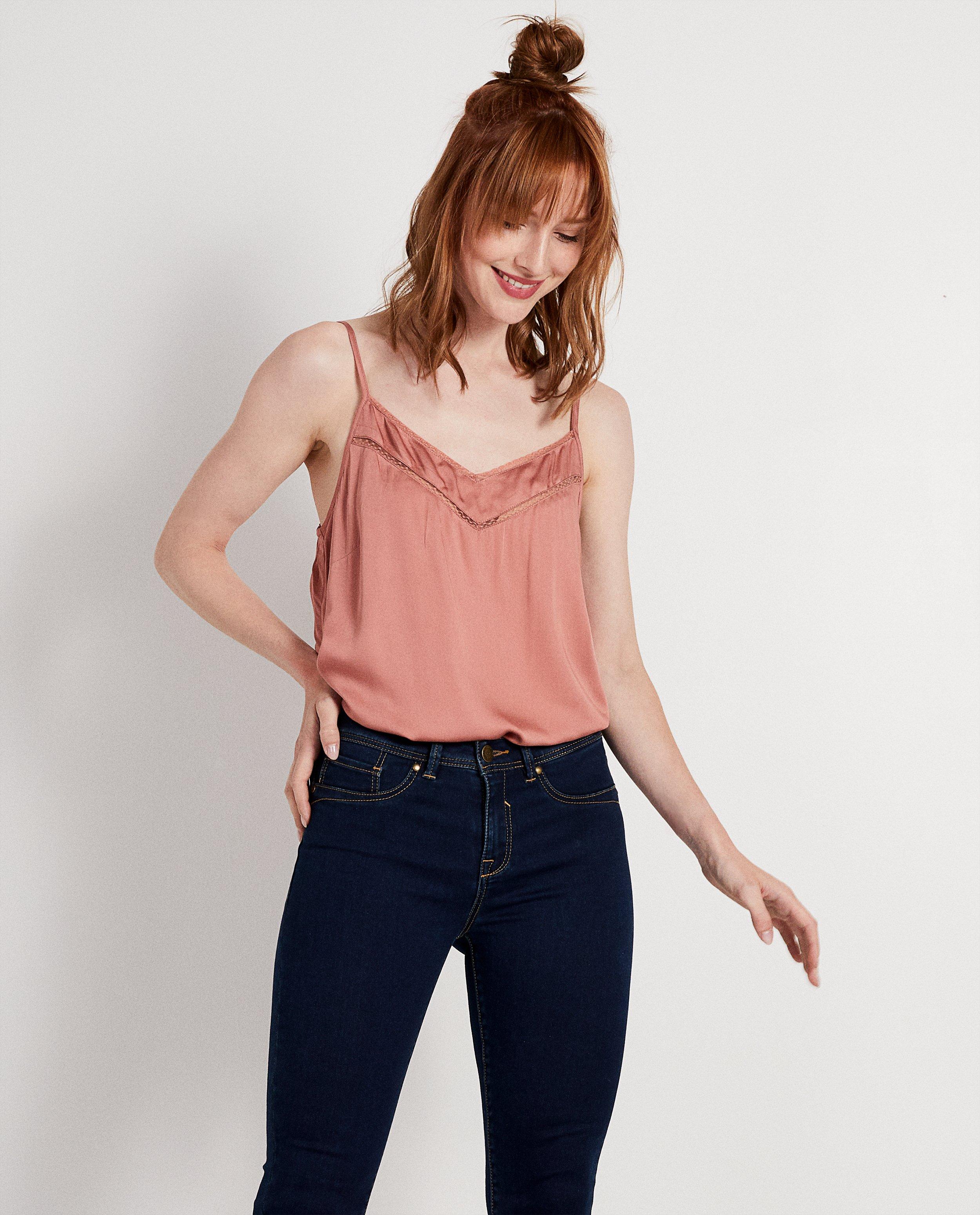 Chemises - Top rose, détails en dentelle Sora