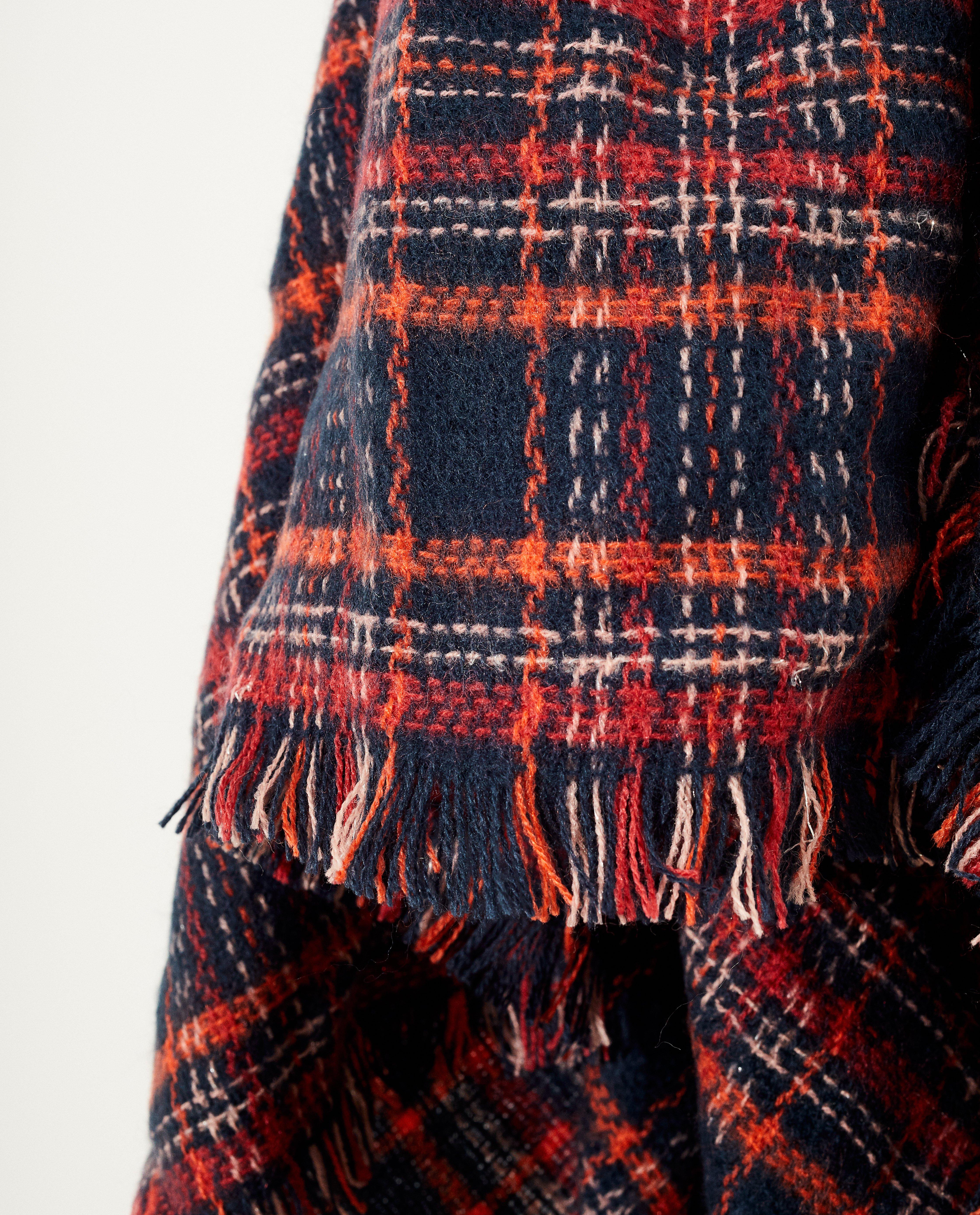 Breigoed - Blauwe sjaal met rood ruitpatroon