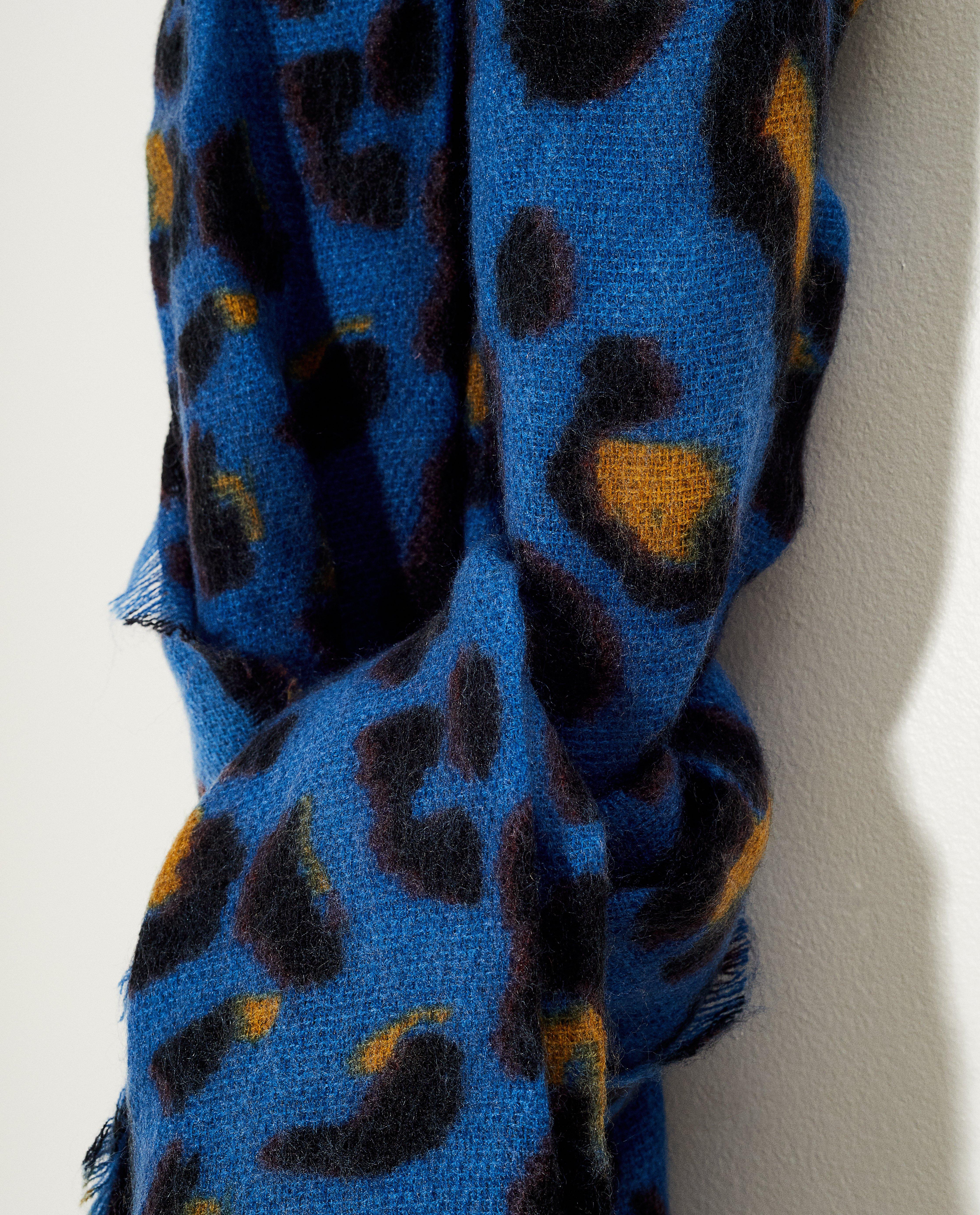 Kobaltblauwe sjaal met print - Product Detail - blauw - afbeelding nummer 2