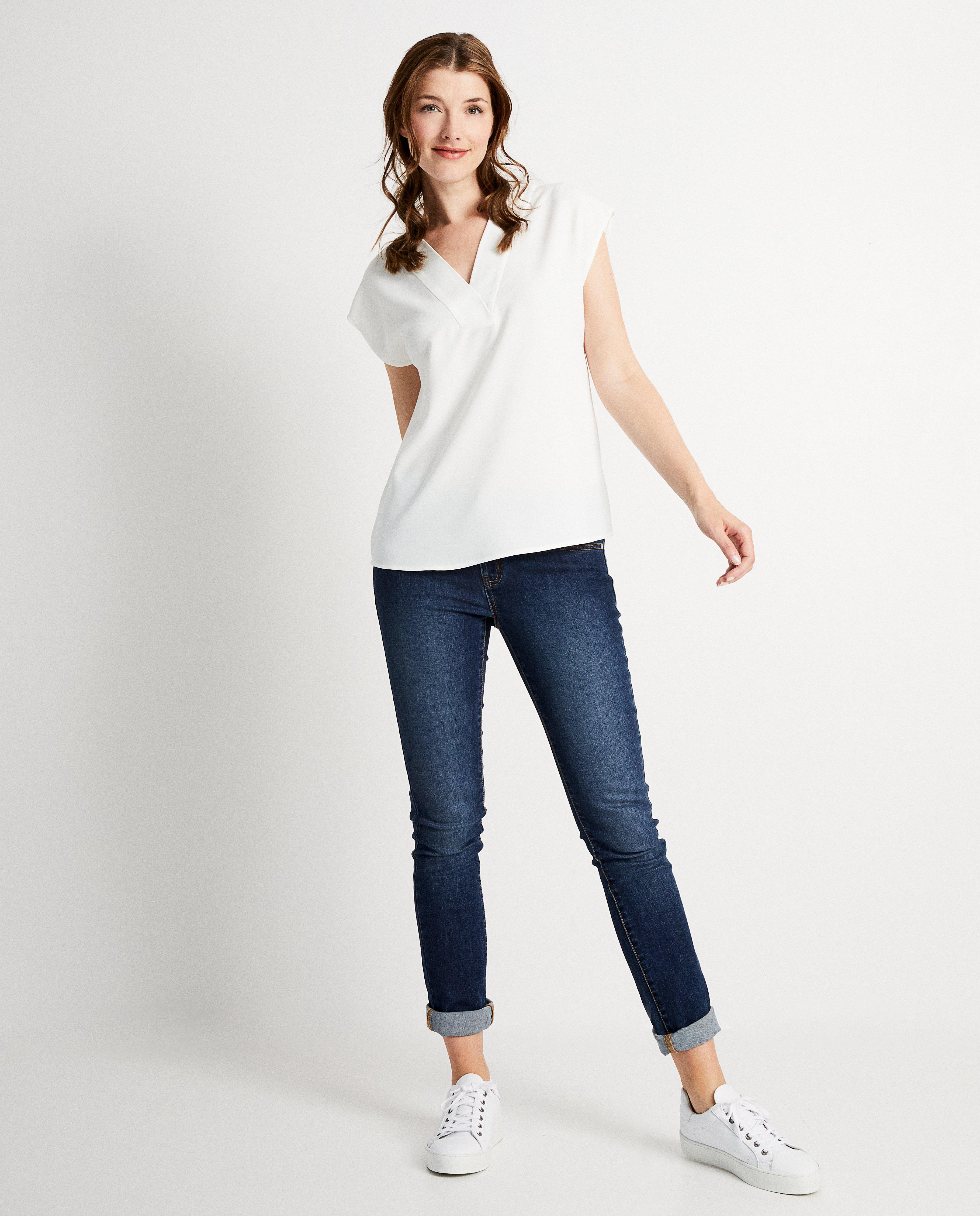 Wit shirt met V-hals - van polyester - JBC