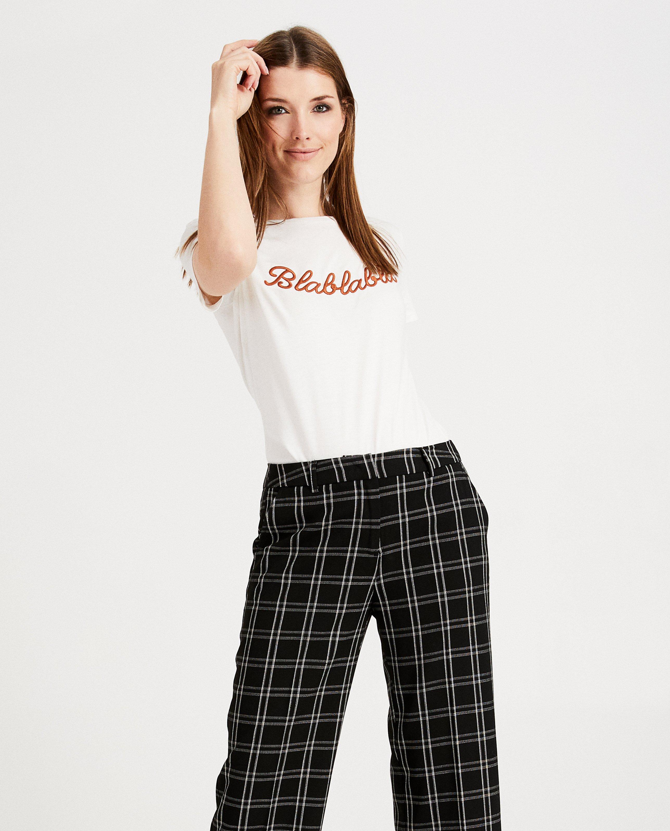 T-shirts - T-shirt met opschrift Katja Retsin
