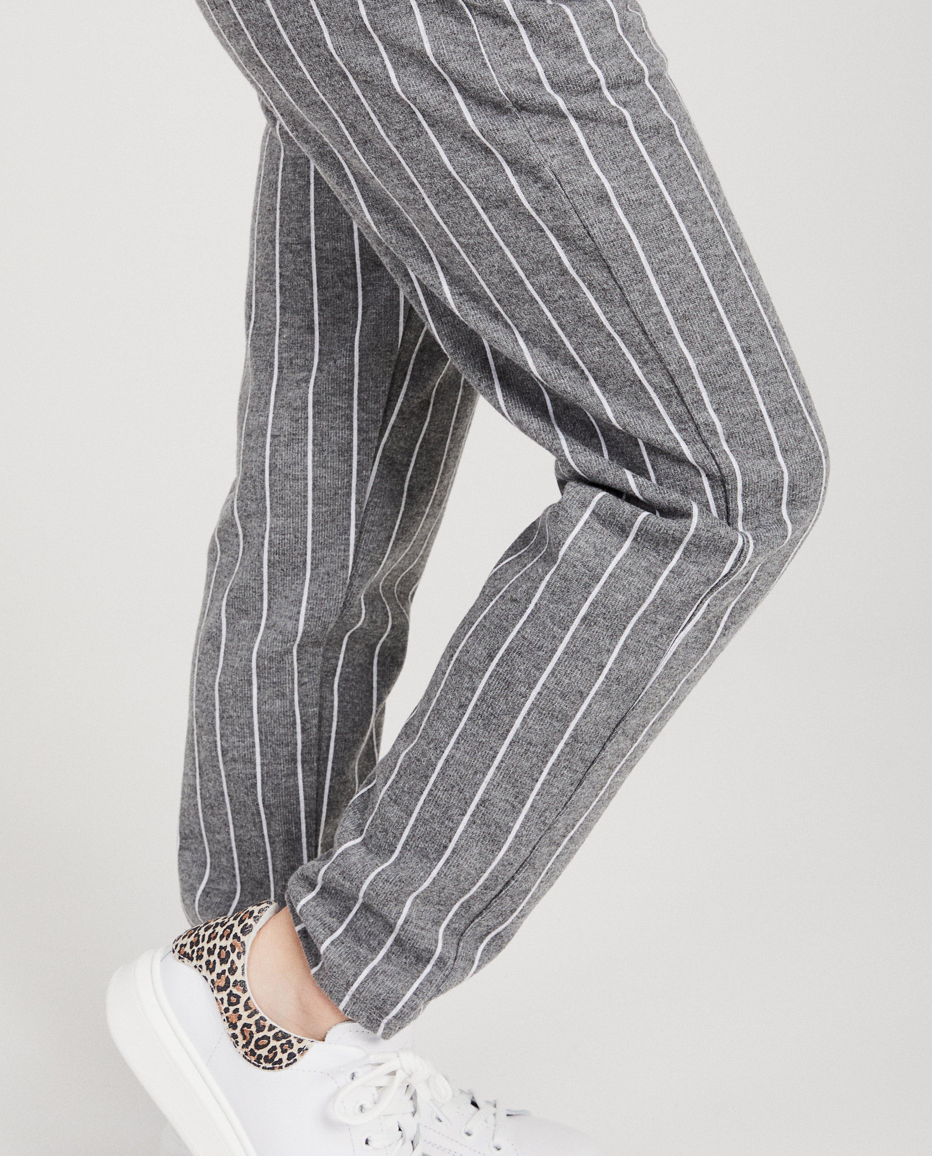 Broeken - Grijze broek met witte strepen
