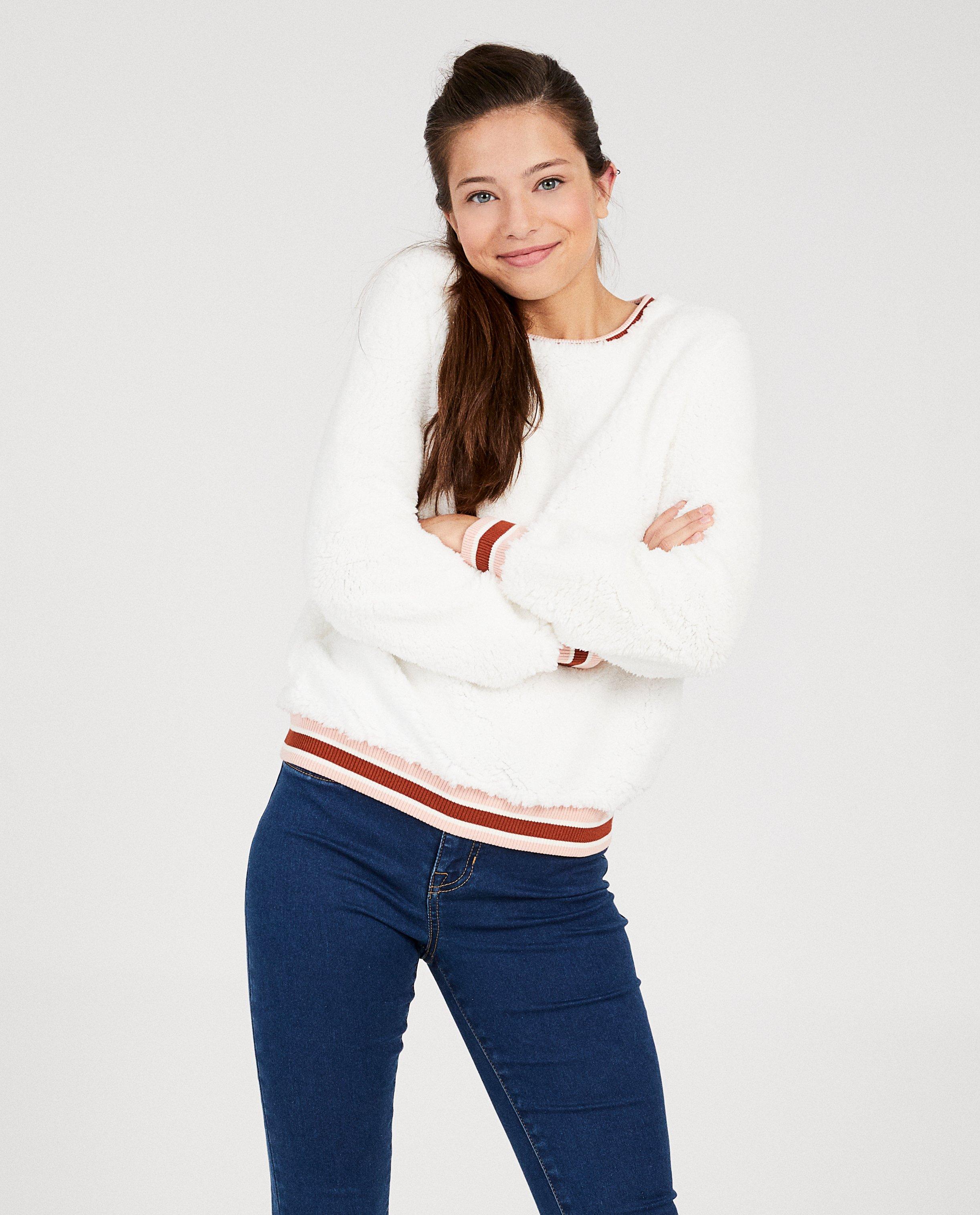 Sweaters - Witte faux-fur trui