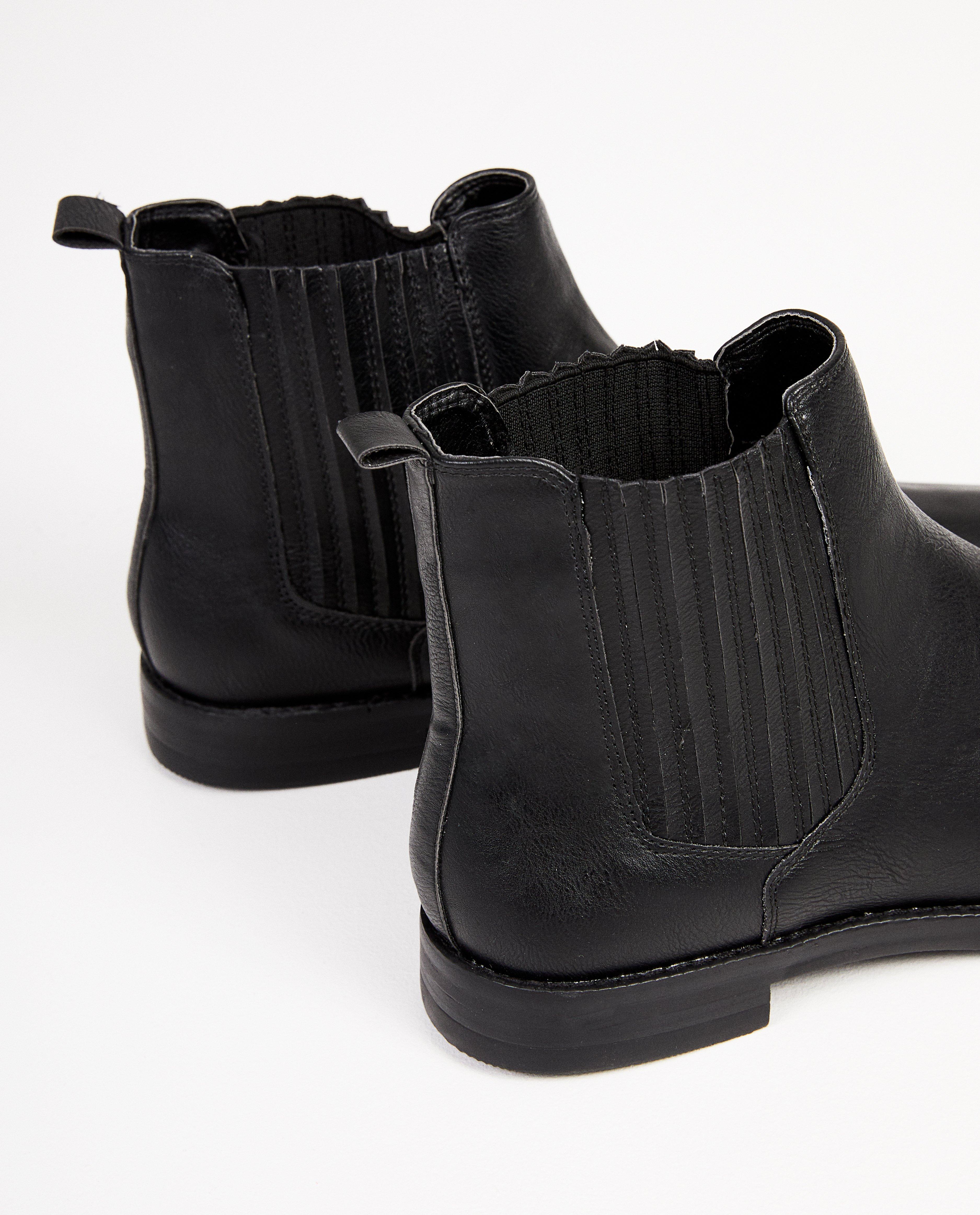Schoenen - Zwarte enkellaarsjes