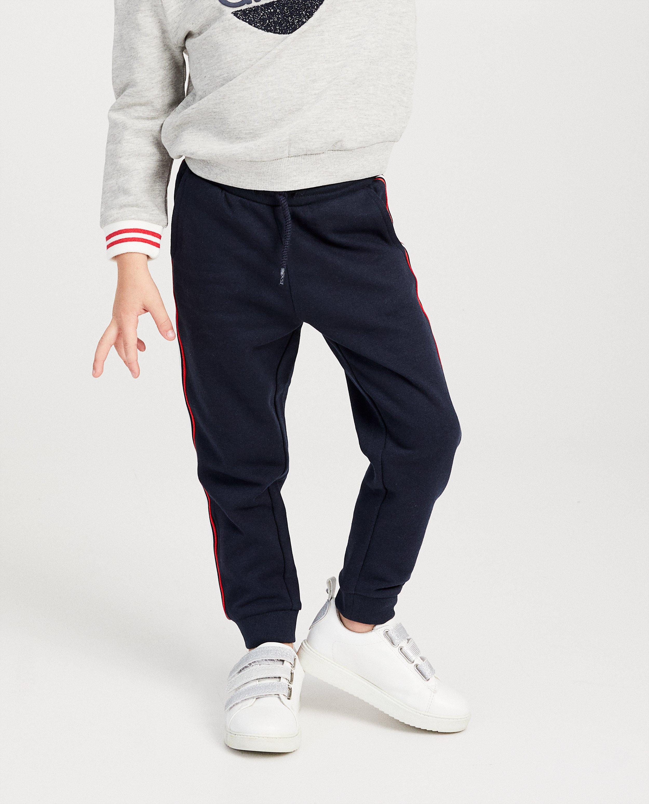 Donkerblauwe jogging met streep - streep detail - Milla Star