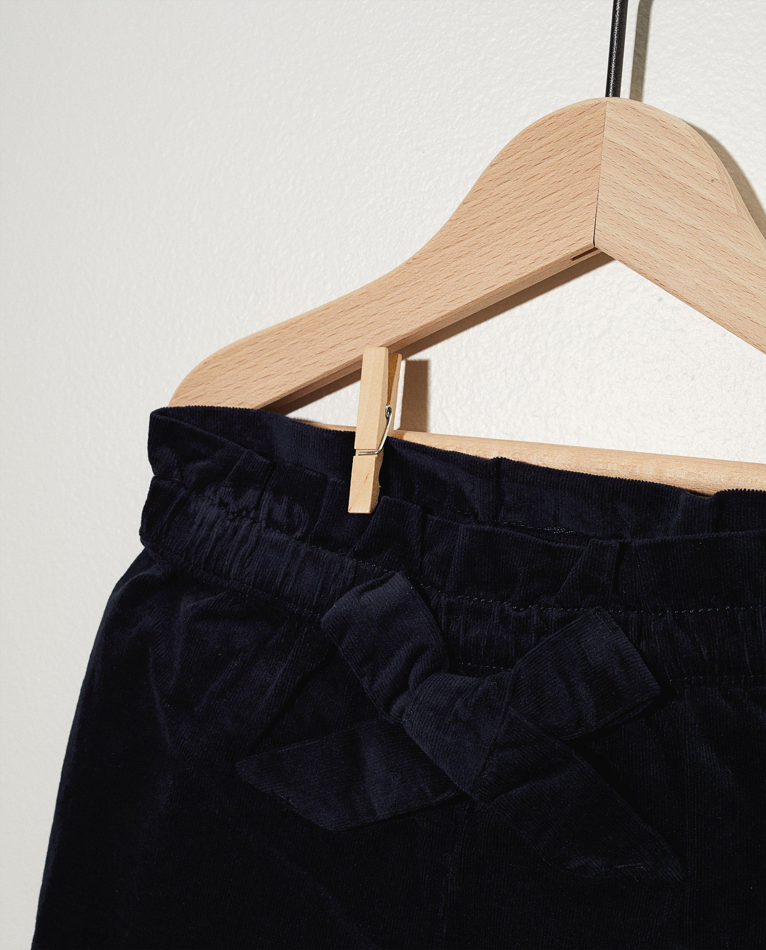 Shorten - Donkerblauwe short in ribfluweel